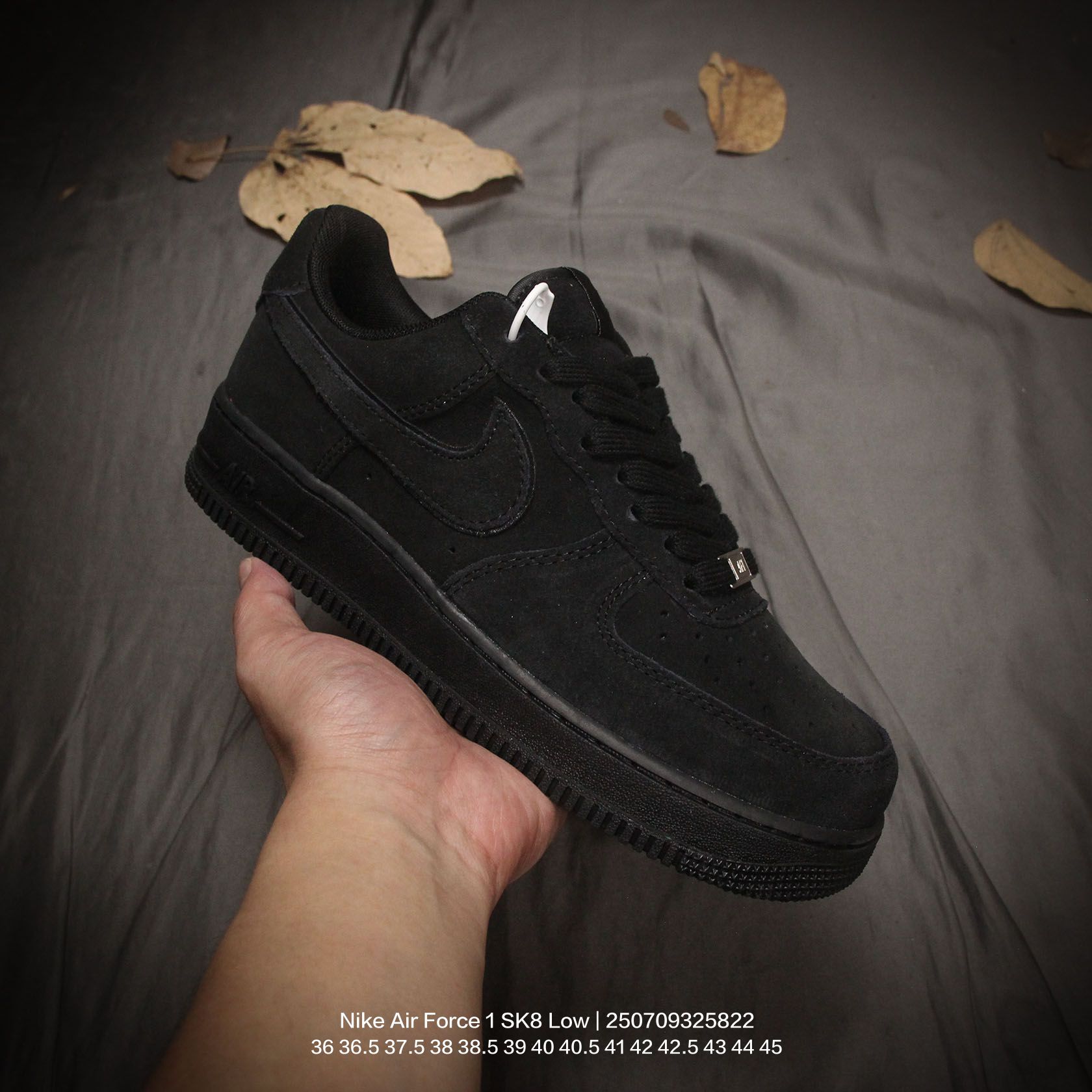 💰110
Nike/耐克 男女鞋真标半码制，升级原楦原纸版数据开发版型，采用翻毛皮鞋面材质，内置全掌Air Sole气垫❗官方新色，耐克Nike Air Force 1 SK8 Low空军一号低帮经典百搭休闲运动板鞋“ 

类型：男女鞋
码数：36 36.5 37.5 38 38.5 39 40 40.5 41 42 42.5 43 44 45
编码：250709325.822