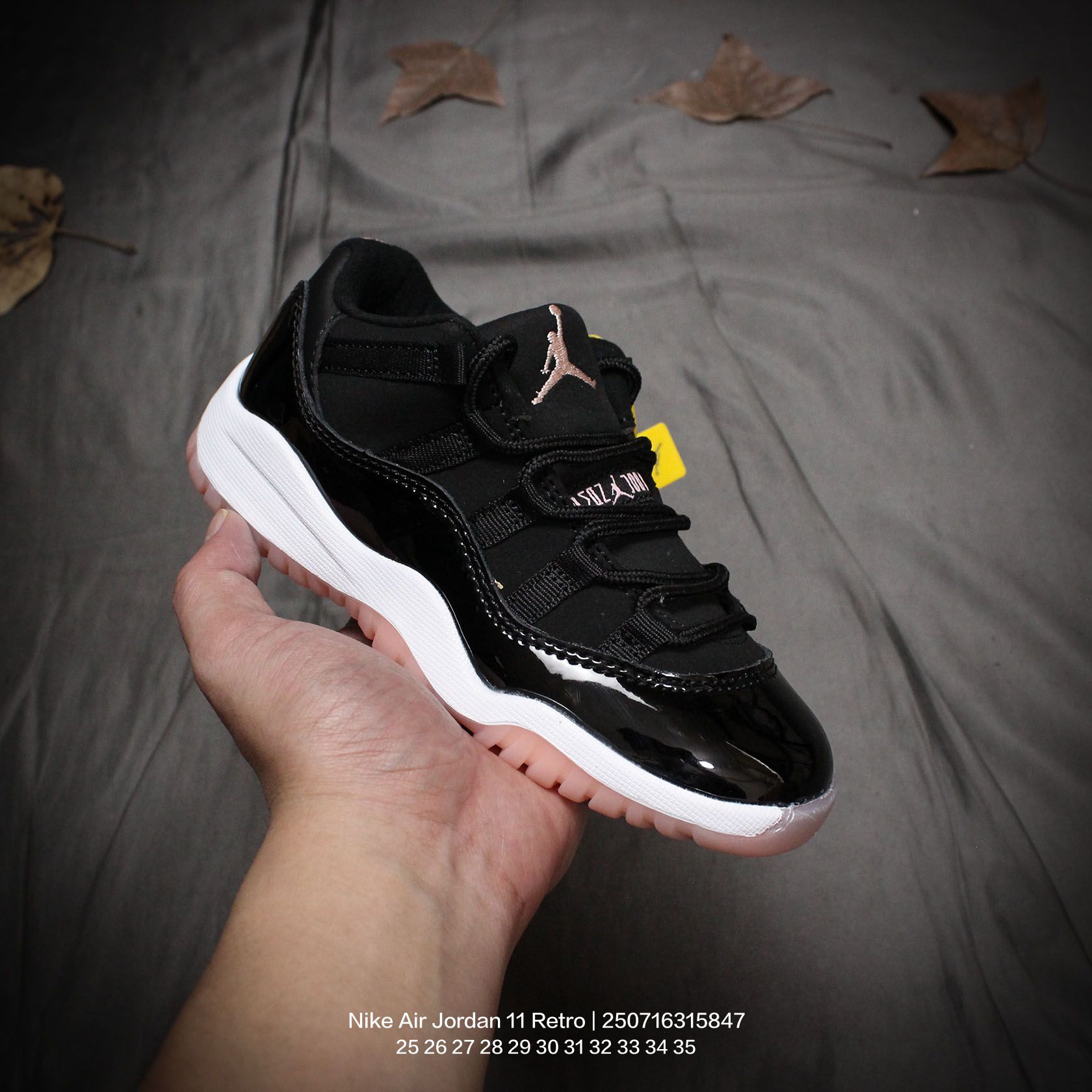 Jordan/乔丹 中大童学生的潮流童鞋❗️潮爹潮妈追寻的单品🎁采用贴膜牛培皮革鞋面材质,中底钢印及缜密拉帮效果❗️耐克乔丹Nike Air Jordan 11 Retro 乔丹中帮复古休闲文化篮球鞋\” 类型:童鞋 尺码:25 26 27 28 29 30 31 32 33 34 35-选品中心