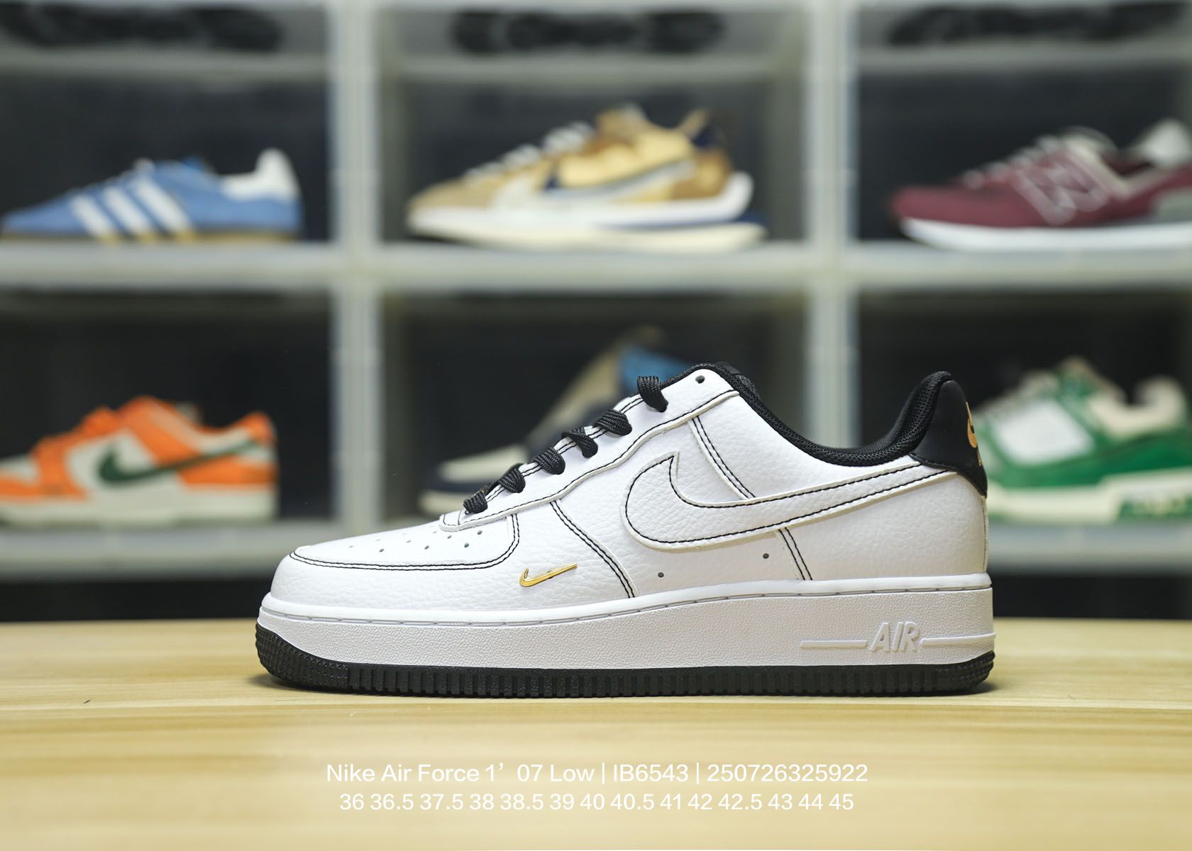 💰110
Nike/耐克 男女鞋真标半码制，原楦原纸版数据开发版型，采用硬质牛剖皮革鞋面材质，内置全掌Air Sole气垫❗官方新色，街球圣地《洛克公园》限定配色，耐克Nike Air Force 1’07 Low"Rucker Park"空军一号经典低帮百搭休闲运动板鞋“皮革白黑车线金钩 IB6543

类型：男女鞋
码数：36 36.5 37.5 38 38.5 39 40 40.5 41 42 42.5 43 44 45
编码：250726325.922