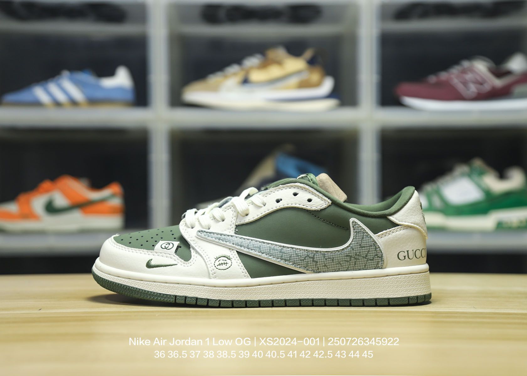 💰130
Jordan/乔丹 男女鞋真标半码制,采用软质荔枝纹牛剖革鞋面材质,缜密拉帮中底布,鞋垫嵌EVA缓震物料及背胶,内置气垫及耐磨橡胶大底❗️当红嘻哈歌手特拉维斯·斯科特定制联乘意大利奢侈品牌-古驰Gucci x Nike Air Jordan 1 Low OG"Esquisite Gucci"AJ1乔丹一代经典低帮文化百搭休闲运动篮球鞋“联名米白深绿GG古驰倒钩 XS2024-001
类型:男女鞋
码数:36 36.5 37 38 38.5 39 40 40.5 41 42 42.5 43 44 45
编码:250726345.922