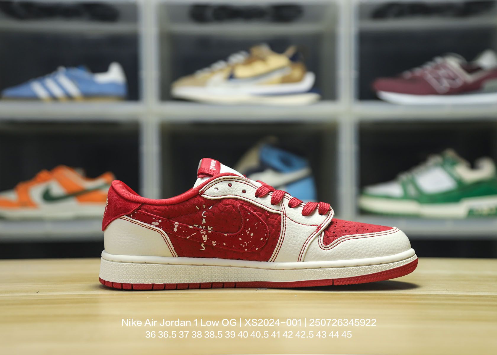 💰130
Jordan/乔丹 男女鞋真标半码制,采用软质荔枝纹牛剖革鞋面材质,缜密拉帮中底布,鞋垫嵌EVA缓震物料及背胶,内置气垫及耐磨橡胶大底❗️当红嘻哈歌手特拉维斯·斯科特定制联乘意大利奢侈品牌-古驰Gucci x Nike Air Jordan 1 Low OG"Esquisite Gucci"AJ1乔丹一代经典低帮文化百搭休闲运动篮球鞋“联名米白深绿GG古驰倒钩 XS2024-001
类型:男女鞋
码数:36 36.5 37 38 38.5 39 40 40.5 41 42 42.5 43 44 45
编码:250726345.922