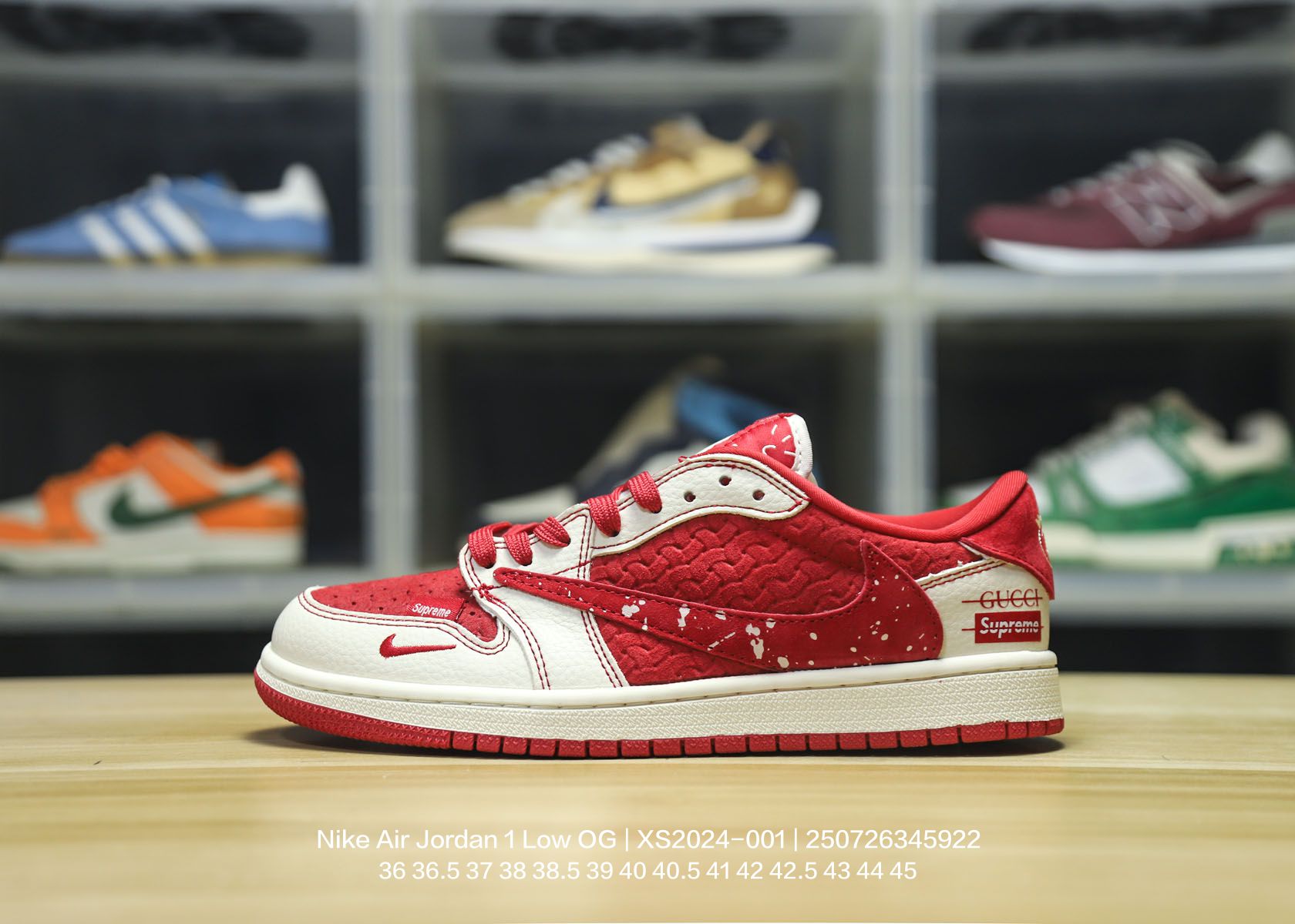 💰130
Jordan/乔丹 男女鞋真标半码制,采用软质荔枝纹牛剖革鞋面材质,缜密拉帮中底布,鞋垫嵌EVA缓震物料及背胶,内置气垫及耐磨橡胶大底❗️当红嘻哈歌手特拉维斯·斯科特定制联乘意大利奢侈品牌-古驰Gucci x Nike Air Jordan 1 Low OG"Esquisite Gucci"AJ1乔丹一代经典低帮文化百搭休闲运动篮球鞋“联名米白深绿GG古驰倒钩 XS2024-001
类型:男女鞋
码数:36 36.5 37 38 38.5 39 40 40.5 41 42 42.5 43 44 45
编码:250726345.922