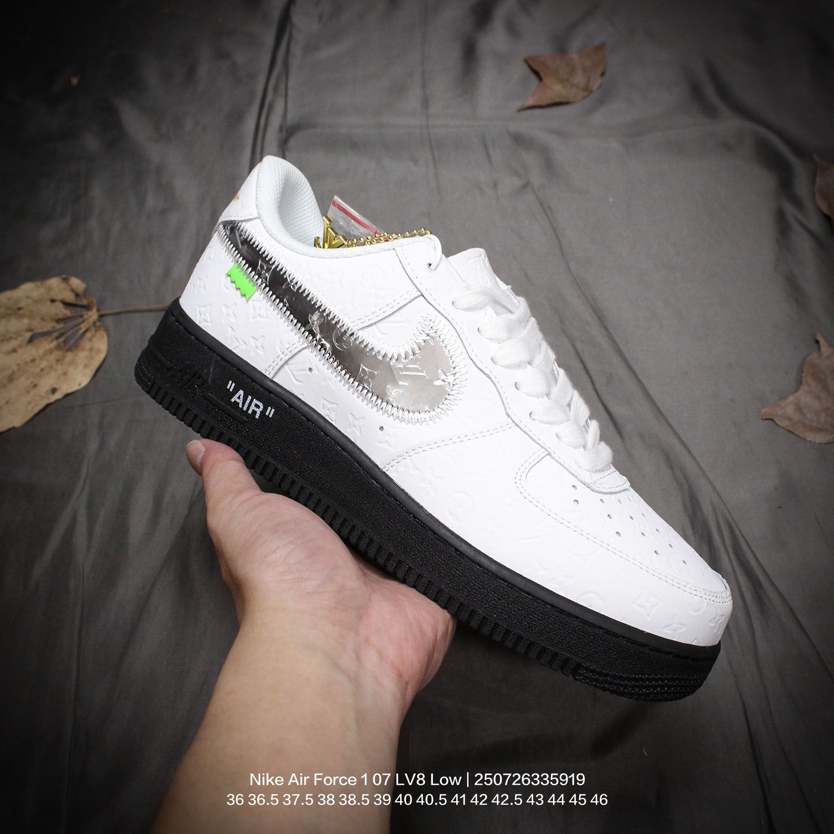 Nike/耐克 男女鞋真标半码制,原楦开发版型,采用硬质牛剖革组合猪巴革鞋面材质,外置厚实耐磨橡胶大底❗创意定制配色,法国顶级高奢品牌·路易威登Louis Vuitton x Nike Air Force 1 07 LV8 Low"Gloomy Bear/LV Monogram"空军一号经典百搭休闲运动板鞋“ 类型:男女鞋 编码:250726335.919