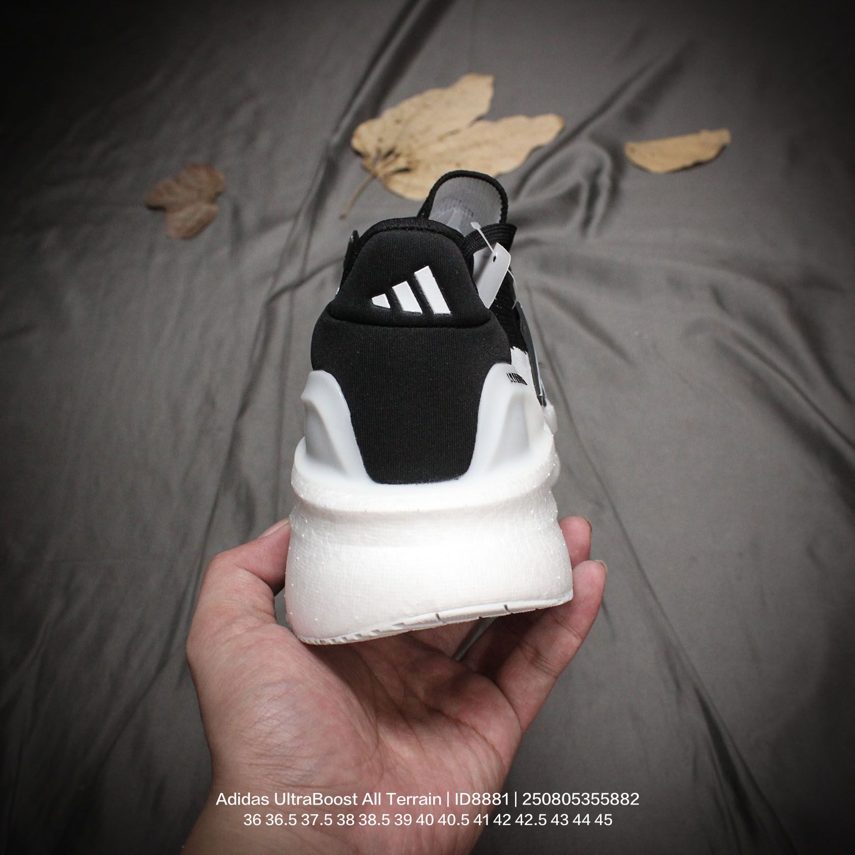 💰180
Adidas/阿迪达斯 原楦原纸版开发版型，全新鞋面缝线补强Torsion Spring抗扭转系统❗️全新阿迪达斯Adidas UltraBoost All Terrain袜套式针织鞋面休闲运动慢跑鞋。 ID8881

类型：男鞋
码数：40 40.5 41 42 42.5 43 44 45
编码：250805355.882