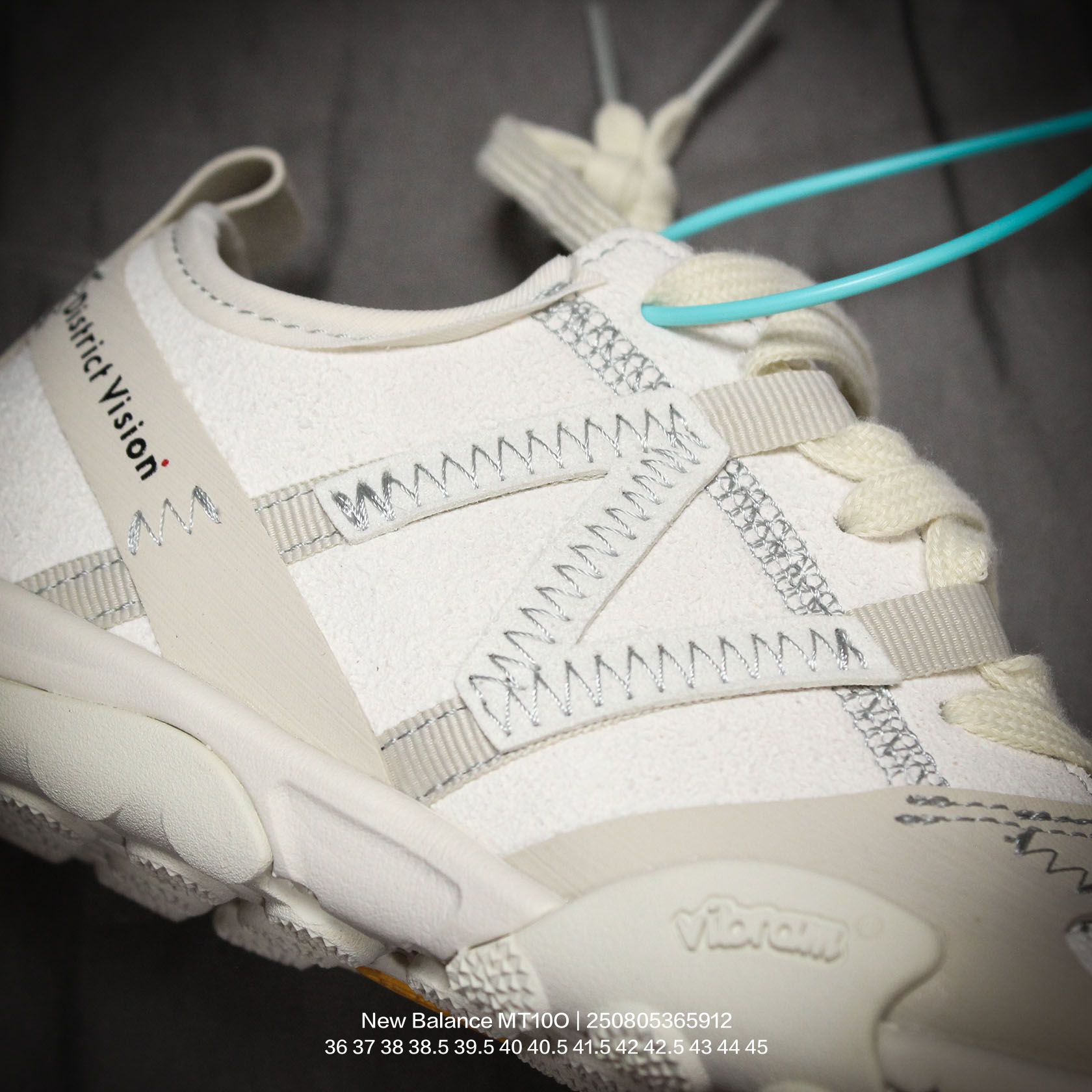 💰150
New Balance/新百伦 男女鞋真标半码制，采用软质纤维革与网织布料拼接构成鞋面材质，中底高弹EVA发泡物料组合轻量化耐磨防滑Vibram黄金大底❗️秉承“赤足概念”,重磅联名国际设计师品牌/三宅一生ISSEY MIYAKE x NB新百伦New Balance MT10O"Sea Salt"系列低帮薄底徒步休闲户外露营运动慢跑鞋“联名皮革米白 

类型：男女鞋
码数：36 37 38 38.5 39.5 40 40.5 41.5 42 42.5 43 44 45
编码：250805365.912