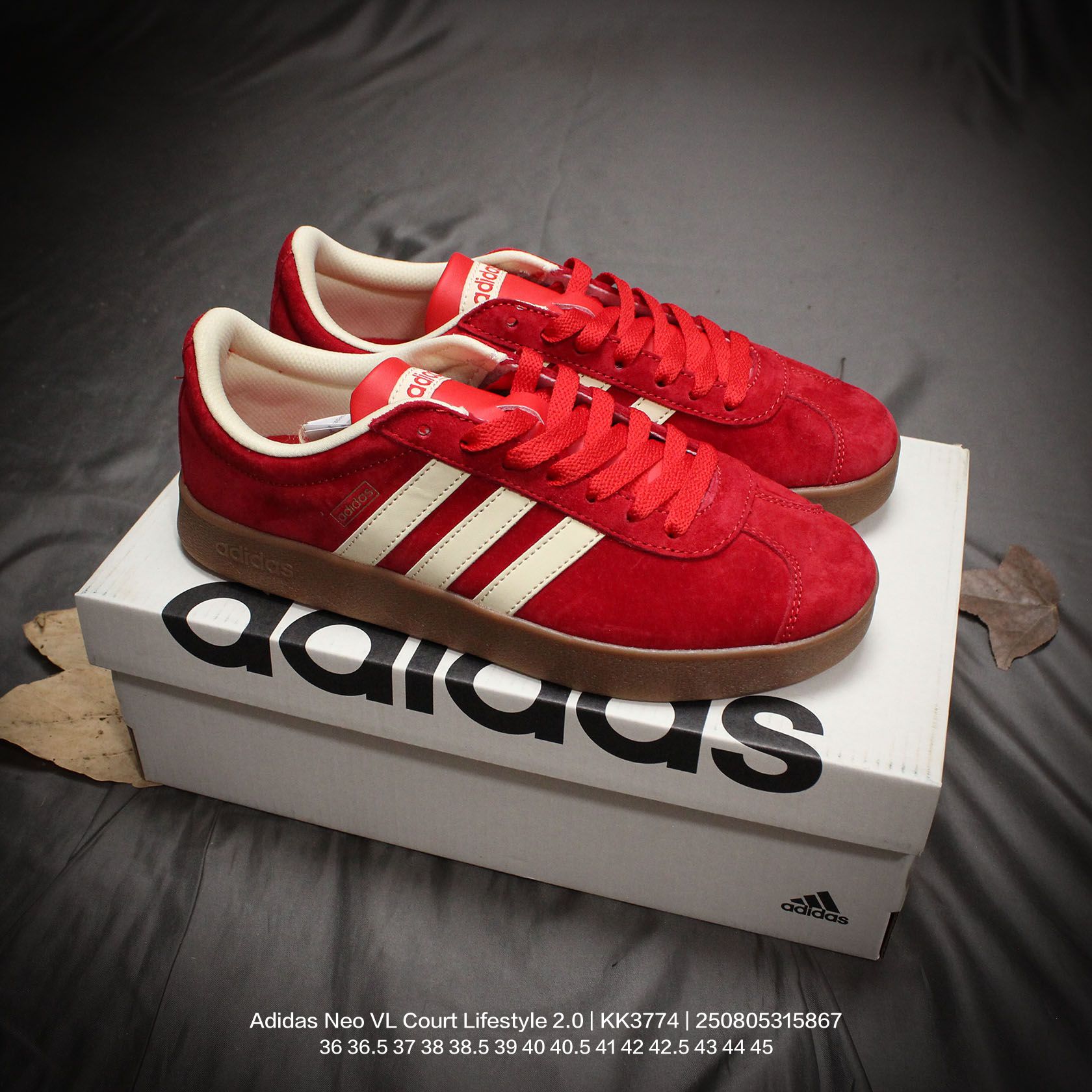💰130
Adidas/阿迪达斯 男女鞋半码制，采用翻毛皮组合环保纤维革鞋面材质，内嵌EVA透气吸汗鞋垫，缜密拉帮中底布，外置耐磨标准橡胶大底❗️NEO生活城市系列，阿迪达斯Adidas Neo VL Court Lifestyle 2.0 学院生活方式系列低德训风休闲运动板鞋 KK3774

类型：男女鞋
码数：36 36.5 37 38 38.5 39 40 40.5 41 42 42.5 43 44 45
编码：250805315.867