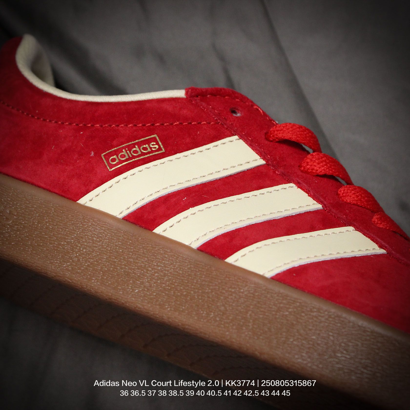 💰130
Adidas/阿迪达斯 男女鞋半码制，采用翻毛皮组合环保纤维革鞋面材质，内嵌EVA透气吸汗鞋垫，缜密拉帮中底布，外置耐磨标准橡胶大底❗️NEO生活城市系列，阿迪达斯Adidas Neo VL Court Lifestyle 2.0 学院生活方式系列低德训风休闲运动板鞋 KK3774

类型：男女鞋
码数：36 36.5 37 38 38.5 39 40 40.5 41 42 42.5 43 44 45
编码：250805315.867