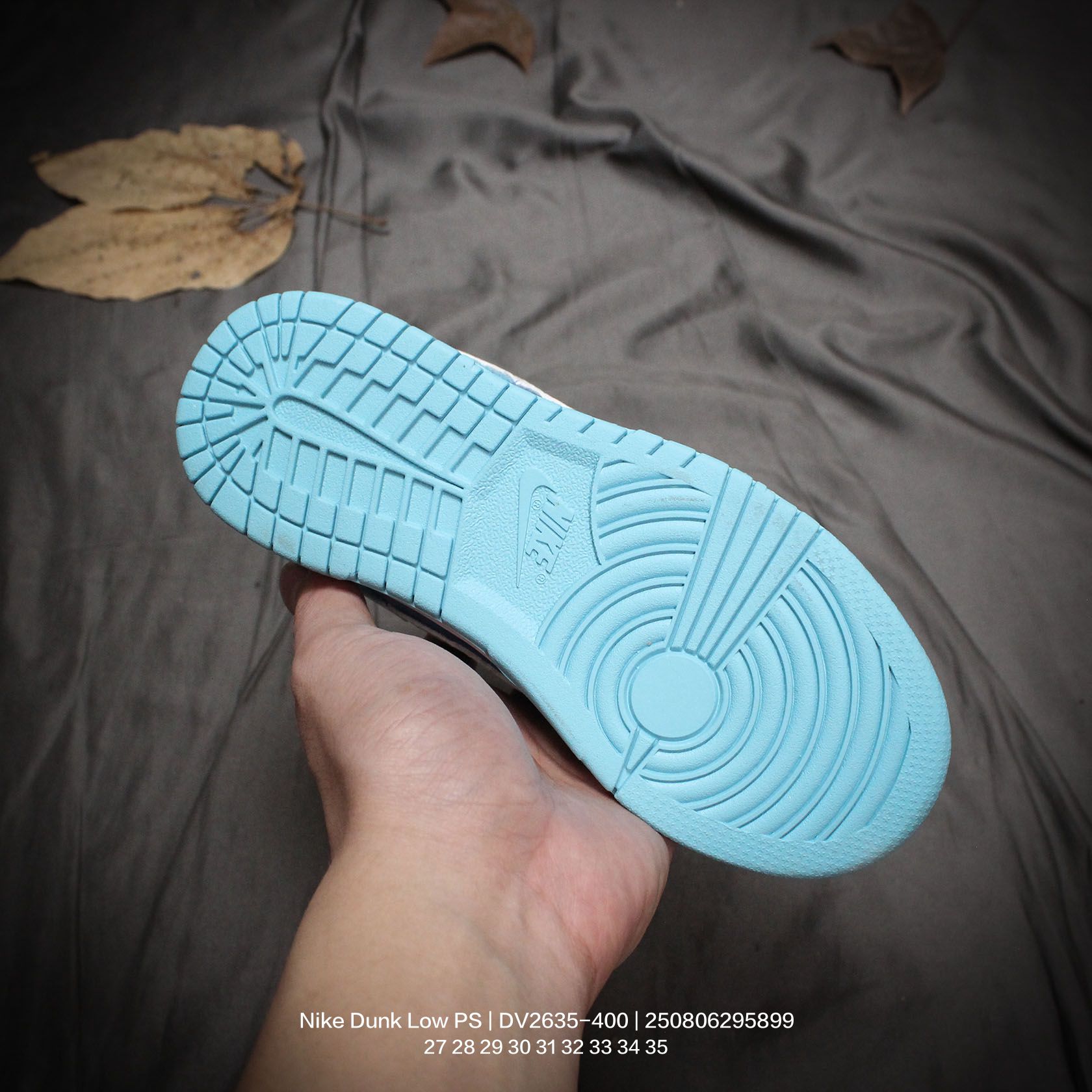 图片[5]-Nike/耐克 童鞋版本上线👣你家有个fashion宝贝!!真标半码制，采用粒面牛剖革革鞋面材质，鞋垫嵌入缓震EVA去臭物料，外置耐磨橡胶大底❗️蓝色「芬达」有点独特，耐克Nike Dunk Low PS\”Argon\”扣篮系列中大童低帮休闲运动滑板板鞋“经典白蓝 DV2635-400 类型：童鞋 尺码：27 28 29 30 31 32 33 34 35-选品中心