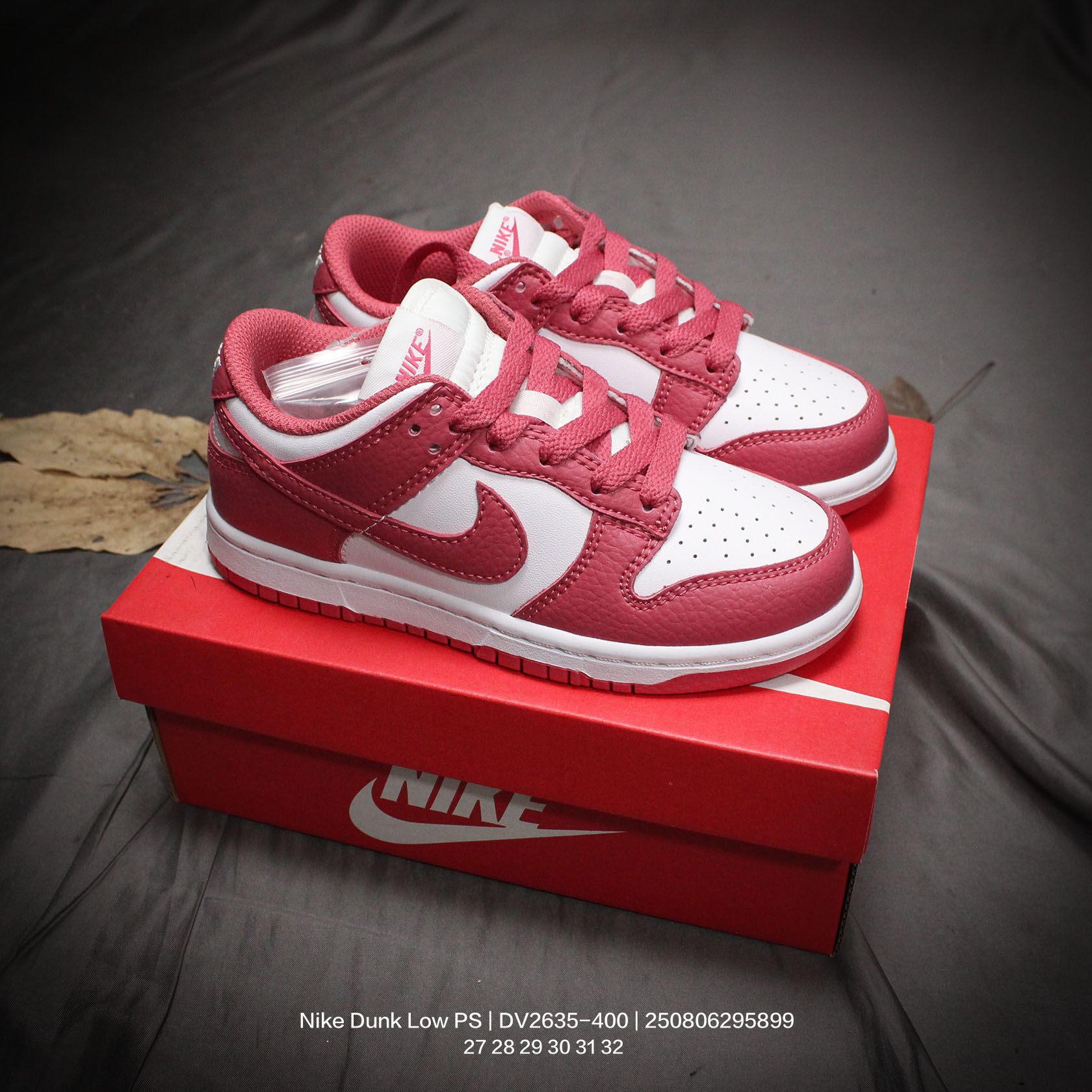 图片[9]-🈴 Nike/耐克 童鞋版本上线👣你家有个fashion宝贝!!真标半码制，采用粒面牛剖革革鞋面材质，鞋垫嵌入缓震EVA去臭物料，外置耐磨橡胶大底❗️蓝色「芬达」有点独特，耐克Nike Dunk Low PS\”Argon\”扣篮系列中大童低帮休闲运动滑板板鞋“经典白蓝 DV2635-400 类型：童鞋 尺码：27 28 29 30 31 32 33 34 35-选品中心