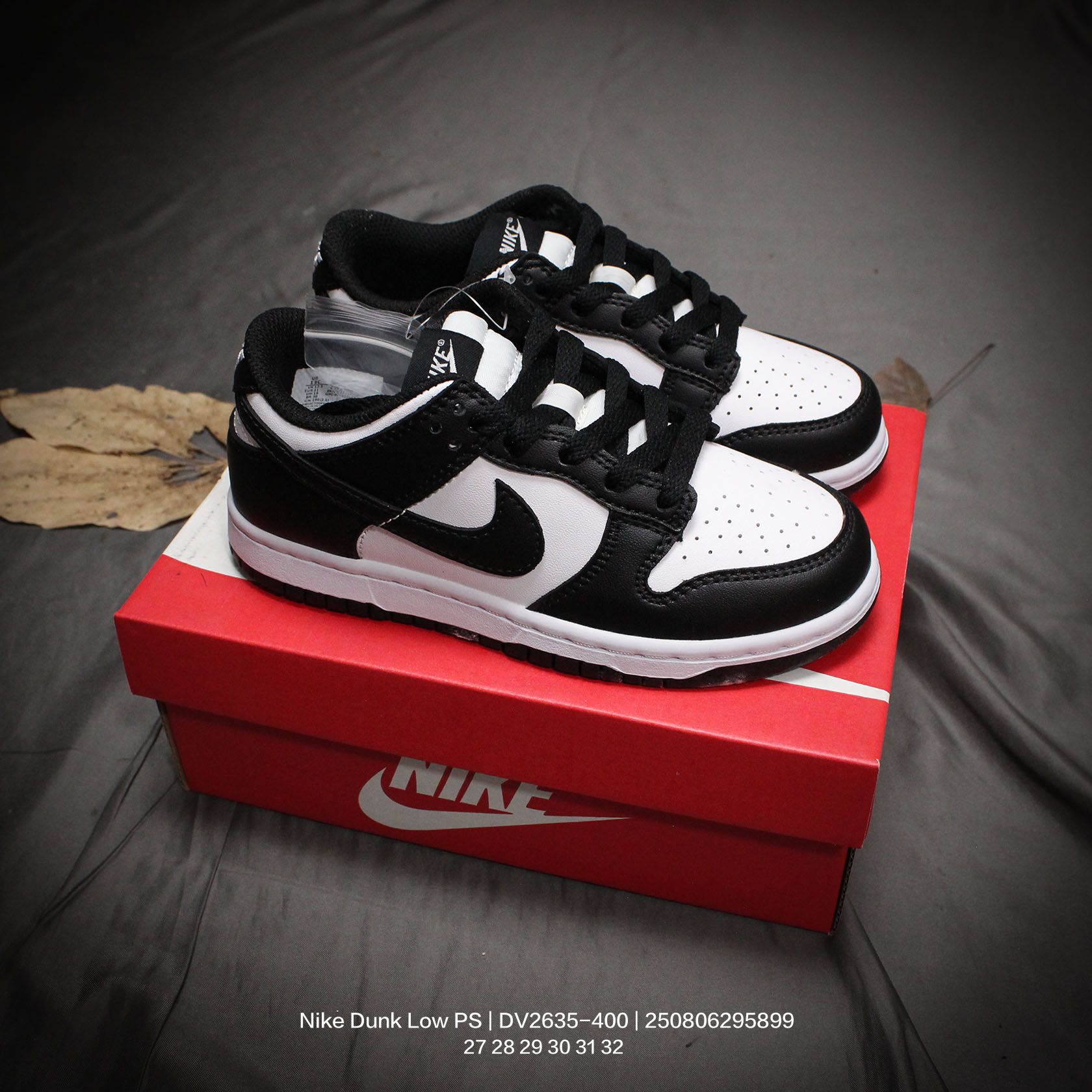 图片[7]-🈴 Nike/耐克 童鞋版本上线👣你家有个fashion宝贝!!真标半码制，采用粒面牛剖革革鞋面材质，鞋垫嵌入缓震EVA去臭物料，外置耐磨橡胶大底❗️蓝色「芬达」有点独特，耐克Nike Dunk Low PS\”Argon\”扣篮系列中大童低帮休闲运动滑板板鞋“经典白蓝 DV2635-400 类型：童鞋 尺码：27 28 29 30 31 32 33 34 35-选品中心