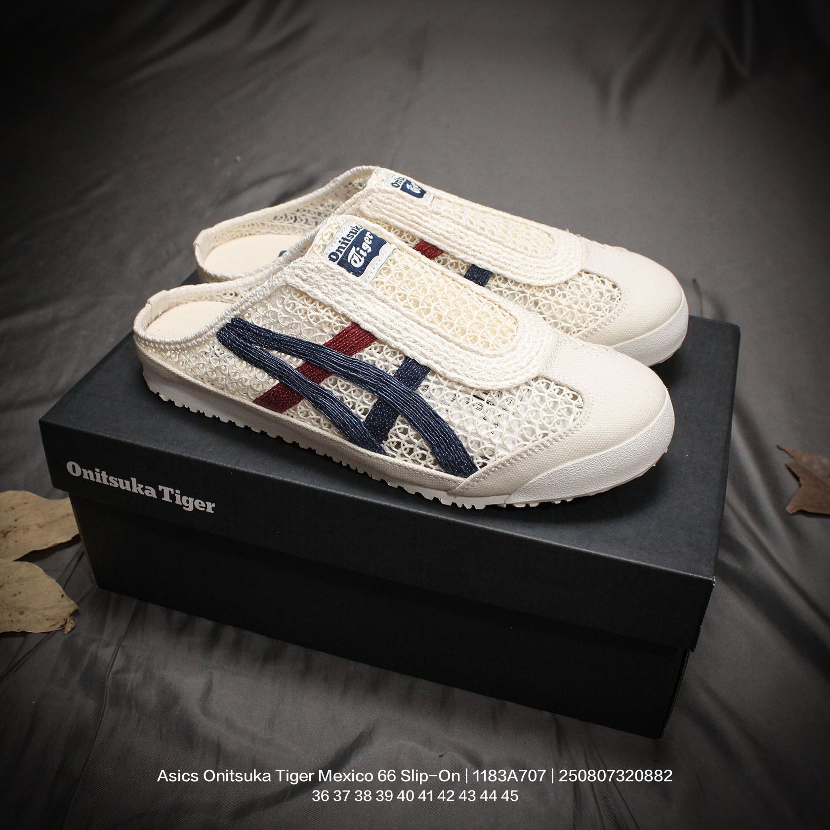 🈴💰105
Asics/亚瑟士 男女鞋半码制,采用大网格布组合太空革饰条鞋面材质,外置环保切片组合橡胶大底❗️日产经典老牌-鬼塚虎Onitsuka Tiger Mexico 66 Slip-On 经典墨西哥系列低帮经典夏季包头半拖一脚蹬露跟休闲运动懒人鞋 1183A707
类型:男女鞋
码数:36 37 38 39 40 41 42 43 44 45
编码:250807320.882