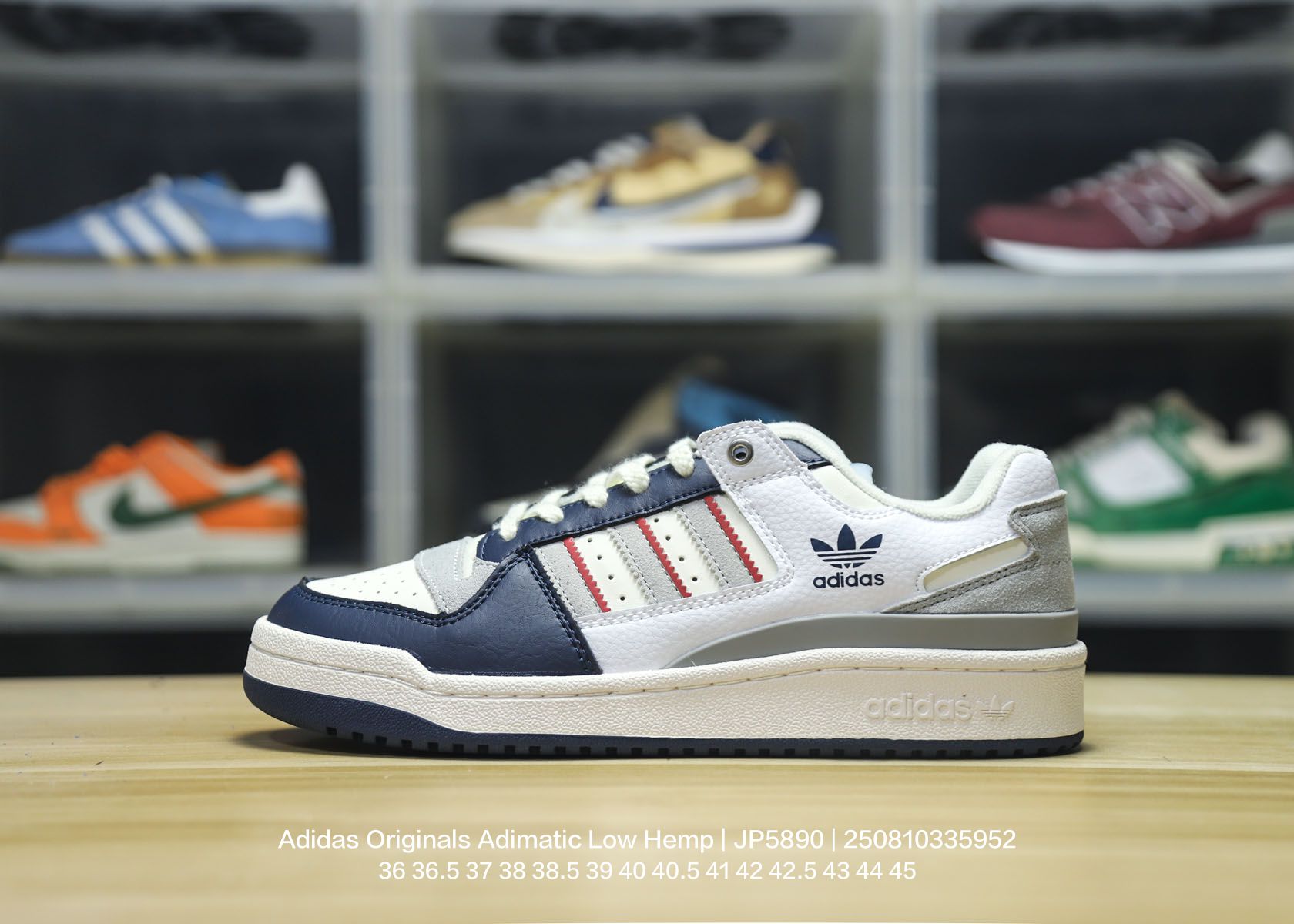 💰120
Adidas/阿迪达斯 男女鞋真标半码制，原楦原纸版数据开发，采用翻毛皮革鞋面材质，耐磨橡胶大底❗超火的阿迪达斯「鲨鱼面包鞋」新联名开启,中底造型有点酷！阿迪达斯Adidas Originals Adimatic Low Hemp"Wonder Silver Gum"马蒂奇系列低帮复古鲨鱼面包休闲运动休闲滑板板鞋 JP5900

类型：男女鞋
码数：36 36.5 37 38 38.5 39 40 40.5 41 42 42.5 43 44 45
编码：250810335.952