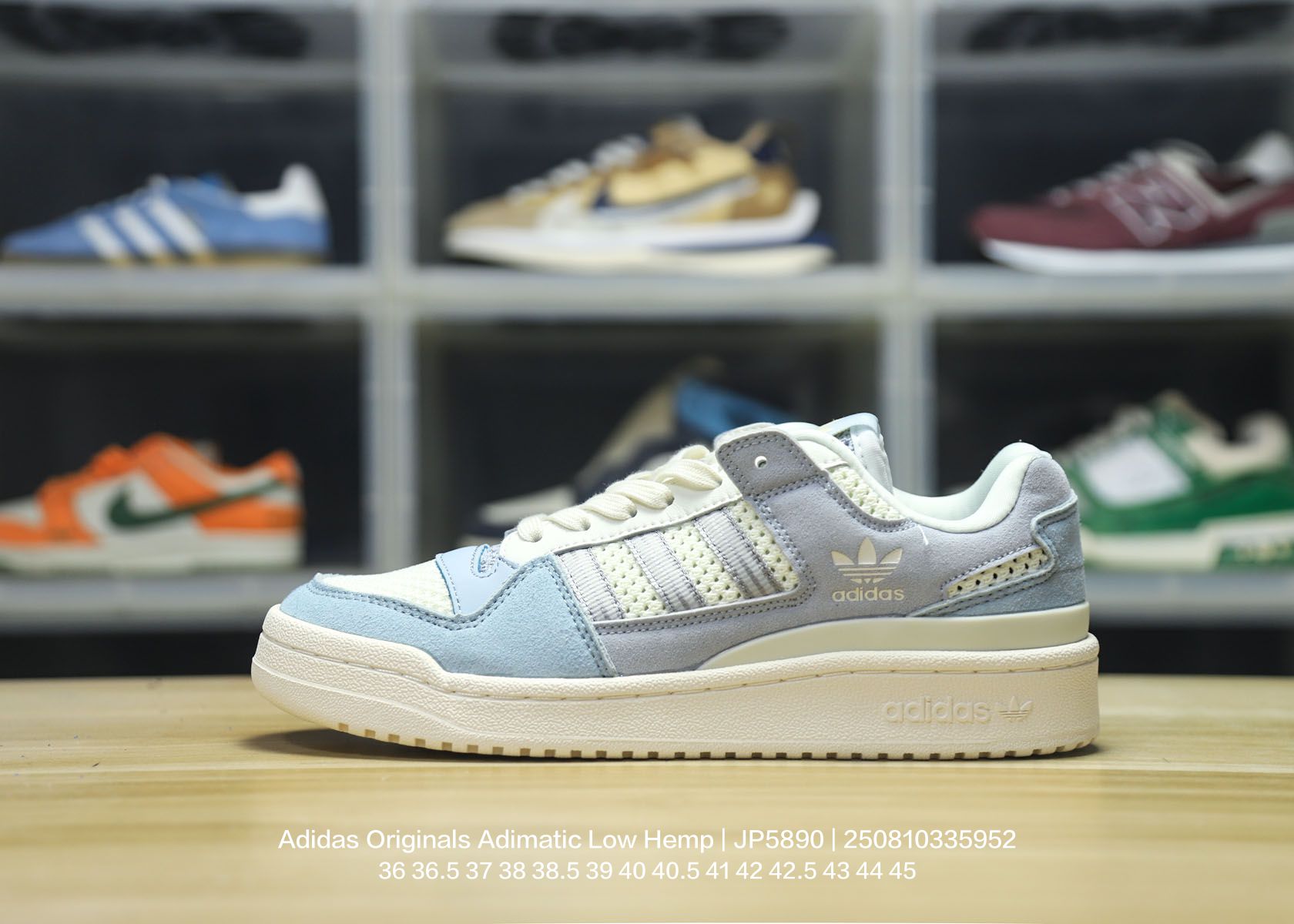 💰120
Adidas/阿迪达斯 男女鞋真标半码制，原楦原纸版数据开发，采用翻毛皮革鞋面材质，耐磨橡胶大底❗超火的阿迪达斯「鲨鱼面包鞋」新联名开启,中底造型有点酷！阿迪达斯Adidas Originals Adimatic Low Hemp"Wonder Silver Gum"马蒂奇系列低帮复古鲨鱼面包休闲运动休闲滑板板鞋 JP5900

类型：男女鞋
码数：36 36.5 37 38 38.5 39 40 40.5 41 42 42.5 43 44 45
编码：250810335.952