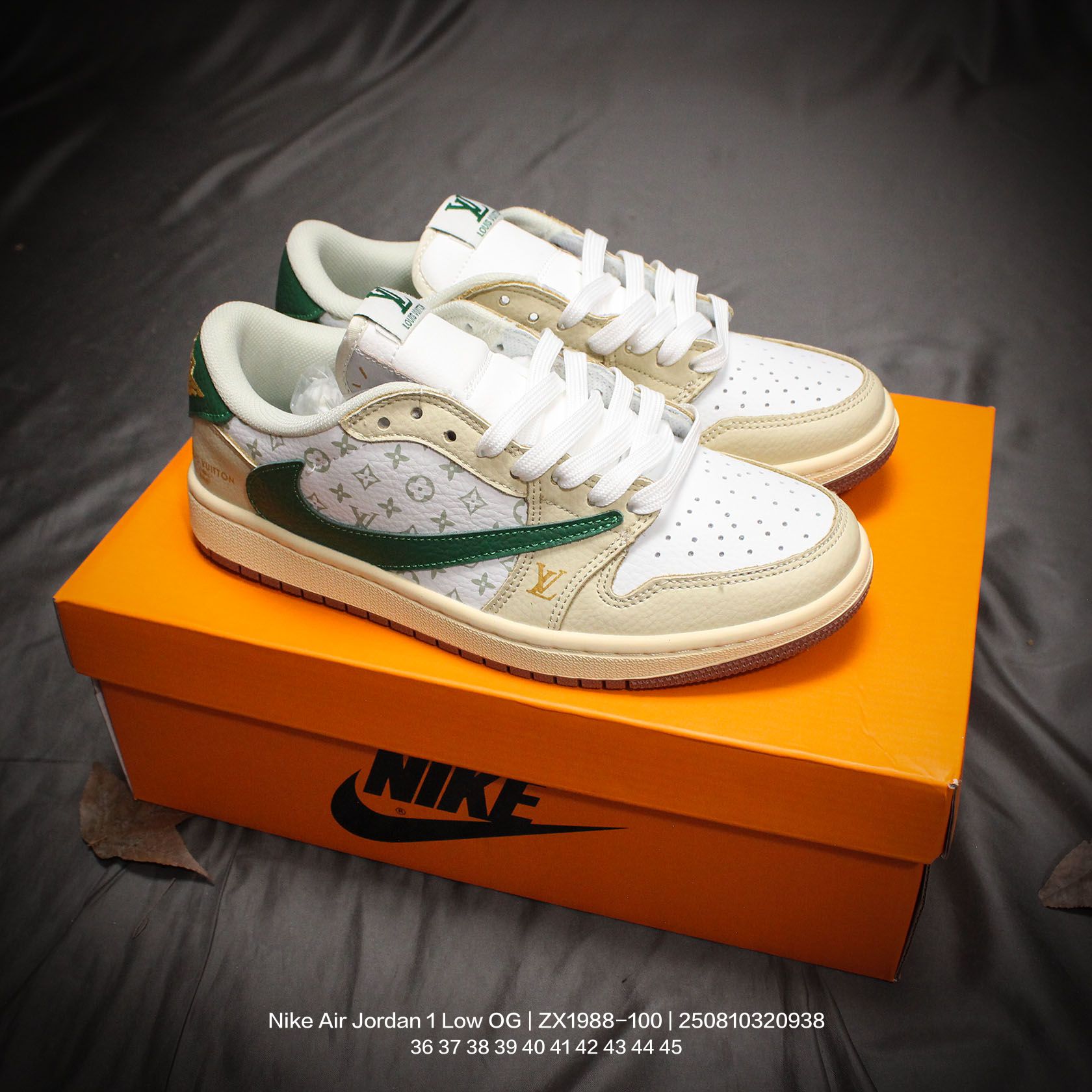 🈴💰110
Jordan/乔丹 AJ1倒钩系列 男女鞋真标半码制,采用软质牛剖革组合猪巴革鞋面材质,缜密拉帮中底布,鞋垫嵌EVA缓震物料及背胶,内置气垫及耐磨橡胶大底❗️当红嘻哈歌手特拉维斯·斯科特定制联乘法国顶级高奢品牌·路易威登Louis Vuitton x Travis Scott x Nike Air Jordan 1 Low OG SP"Beige/Grey/ LV"AJ1乔丹一代经典低帮文化百搭休闲运动篮球鞋“TS联名米白棕深灰LV印花倒钩 ZX1988-100
类型:男女鞋
码数:36 37 38 39 40 41 42 43 44 45
编码:250810320.938