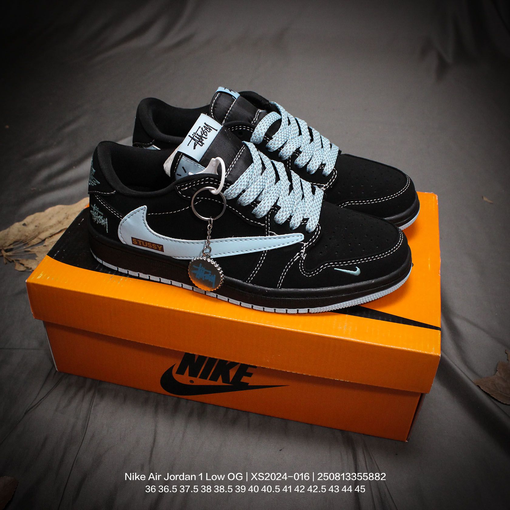 🈴💰140
Nike/耐克 男女鞋真标半码制，采用软质荔枝纹牛剖革组合猪巴革鞋面材质，缜密拉帮中底布，鞋垫嵌EVA缓震物料及背胶，内置气垫及耐磨橡胶大底❗️当红嘻哈歌手特拉维斯·斯科特定制联乘意大利奢侈品牌-古驰Gucci x Nike Air Jordan 1 Low OG"Esquisite Gucci"AJ1乔丹一代经典低帮文化百搭休闲运动篮球鞋“ XS2024-016

类型：男女鞋
码数：36 36.5 37.5 38 38.5 39 40 40.5 41 42 42.5 43 44 45
编码：250813355.882