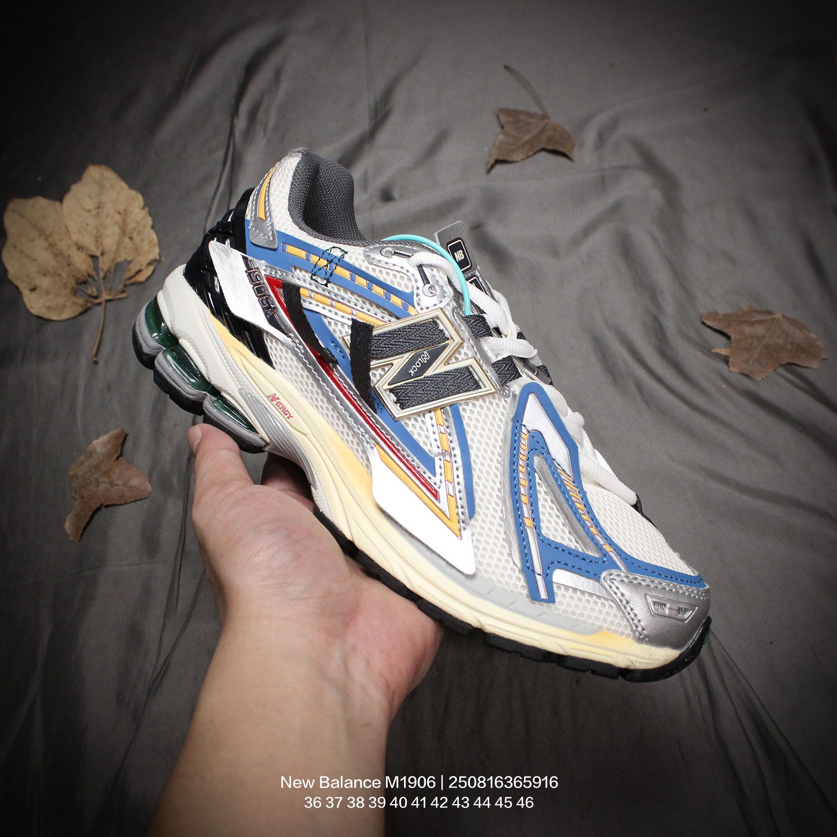 💰150
New Balance/新百伦 男女鞋真标半码制,升级原楦原纸版数据开发版型,采用粒面牛剖革拼接透气网眼衬垫织物鞋面材质,T-Beam大底提供足步弓支撑,保持步态稳定,后跟搭载外露缓震胶❗️解构主义,革新跑鞋经典!NB新百伦New Balance M1906"Protection Pack"系列低帮复古老爹风休闲运动慢跑鞋“解构银灰米白氧化黑飘带
类型:男女鞋
码数:36 37 38 39 40 41 42 43 44 45 46
编码:250816365.916