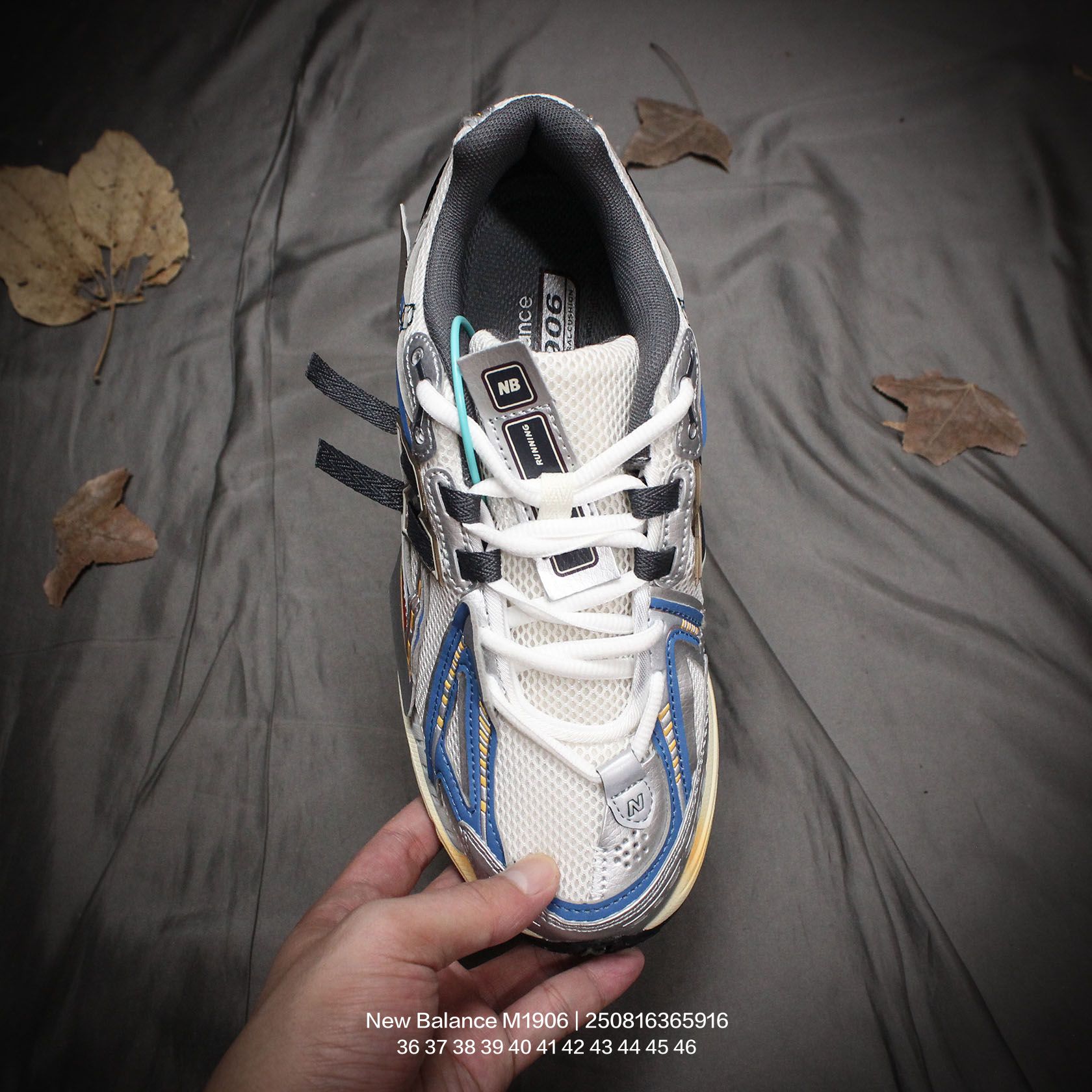 💰150
New Balance/新百伦 男女鞋真标半码制,升级原楦原纸版数据开发版型,采用粒面牛剖革拼接透气网眼衬垫织物鞋面材质,T-Beam大底提供足步弓支撑,保持步态稳定,后跟搭载外露缓震胶❗️解构主义,革新跑鞋经典!NB新百伦New Balance M1906"Protection Pack"系列低帮复古老爹风休闲运动慢跑鞋“解构银灰米白氧化黑飘带
类型:男女鞋
码数:36 37 38 39 40 41 42 43 44 45 46
编码:250816365.916