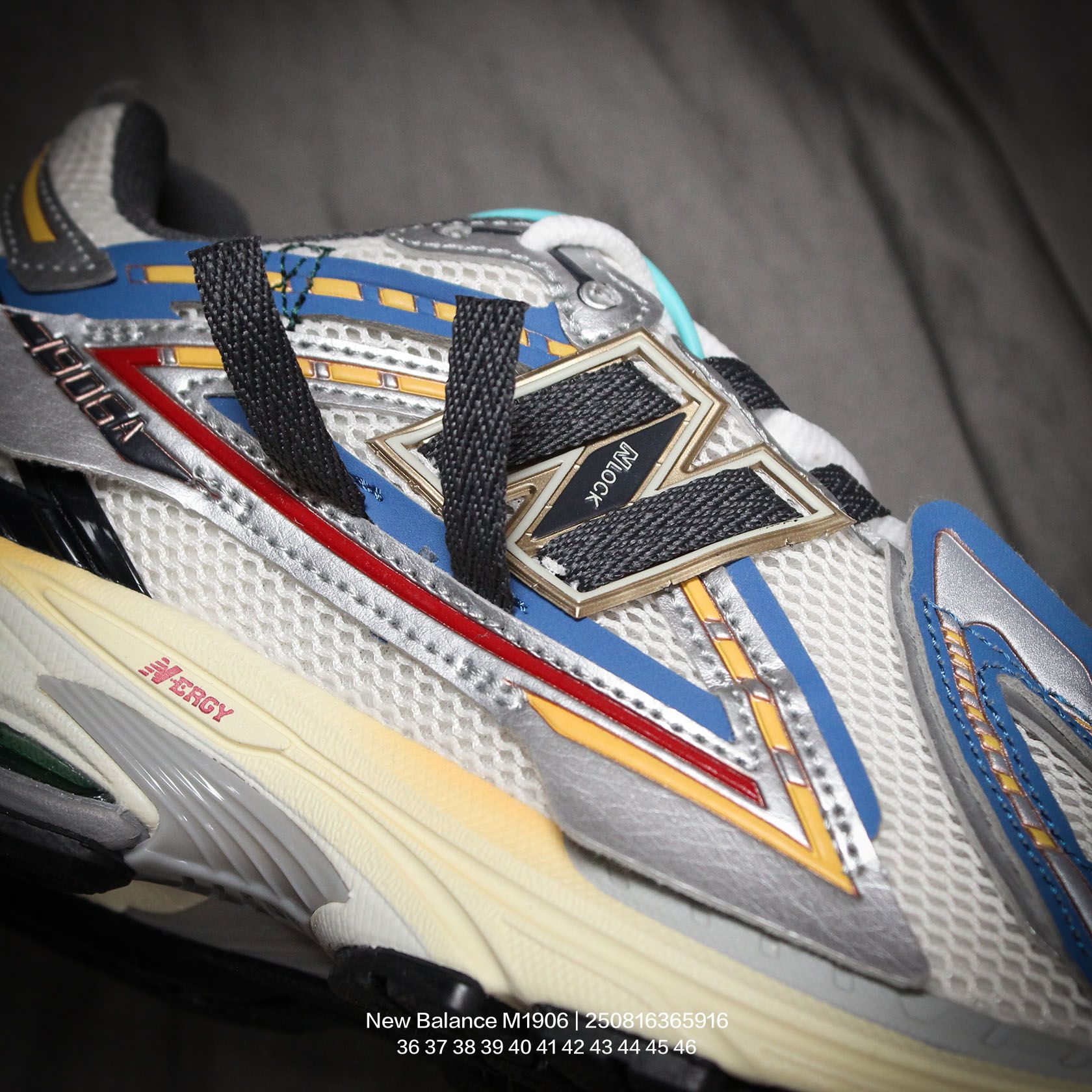 💰150
New Balance/新百伦 男女鞋真标半码制,升级原楦原纸版数据开发版型,采用粒面牛剖革拼接透气网眼衬垫织物鞋面材质,T-Beam大底提供足步弓支撑,保持步态稳定,后跟搭载外露缓震胶❗️解构主义,革新跑鞋经典!NB新百伦New Balance M1906"Protection Pack"系列低帮复古老爹风休闲运动慢跑鞋“解构银灰米白氧化黑飘带
类型:男女鞋
码数:36 37 38 39 40 41 42 43 44 45 46
编码:250816365.916