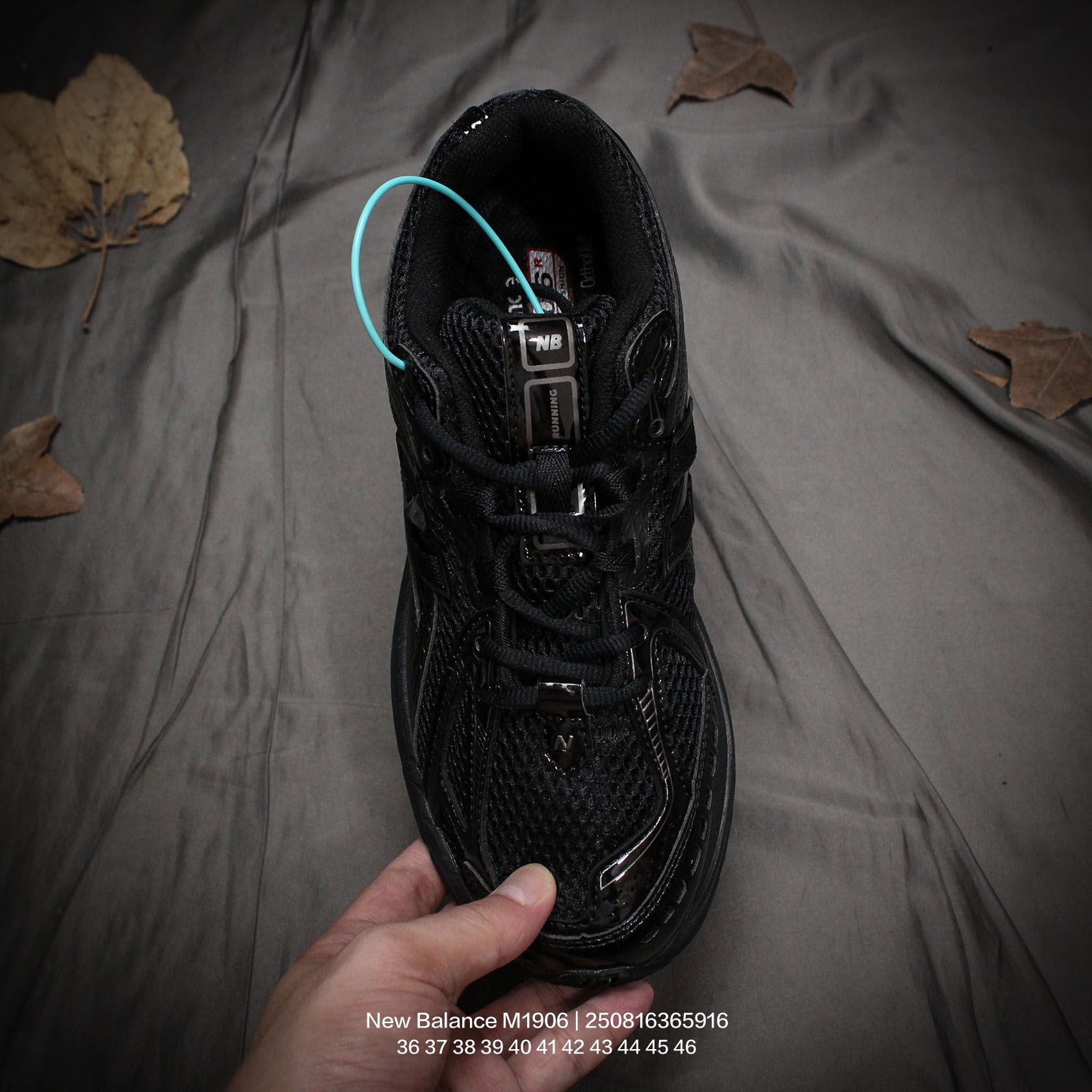 💰150
New Balance/新百伦 男女鞋真标半码制,升级原楦原纸版数据开发版型,采用粒面牛剖革拼接透气网眼衬垫织物鞋面材质,T-Beam大底提供足步弓支撑,保持步态稳定,后跟搭载外露缓震胶❗️解构主义,革新跑鞋经典!NB新百伦New Balance M1906"Protection Pack"系列低帮复古老爹风休闲运动慢跑鞋“解构银灰米白氧化黑飘带
类型:男女鞋
码数:36 37 38 39 40 41 42 43 44 45 46
编码:250816365.916