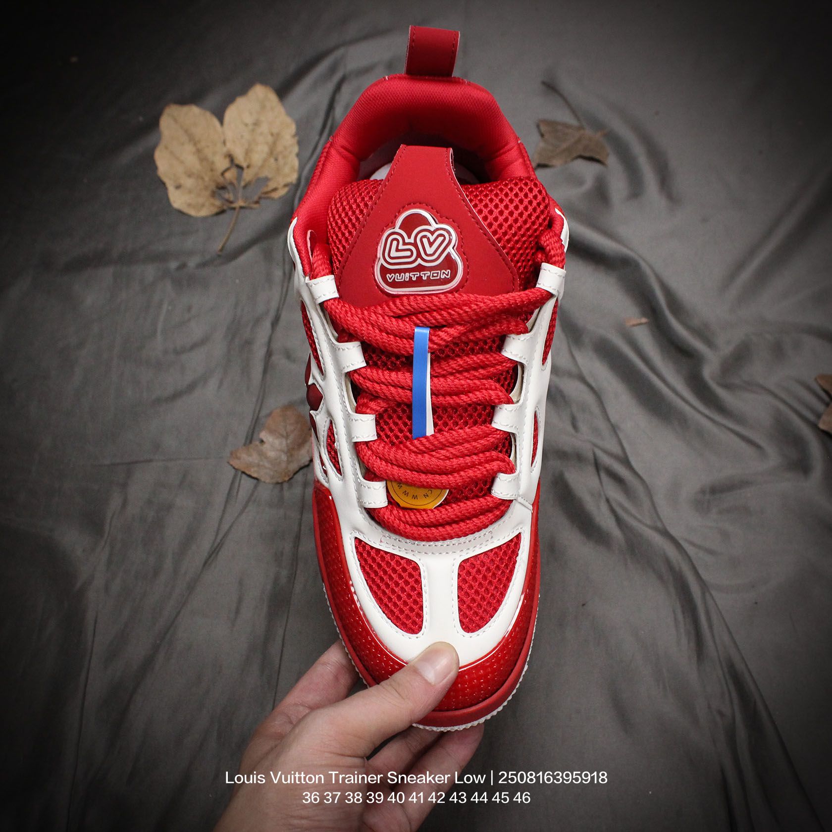 💰180
Louis Vuitton/路易威登 男女鞋配置厚实抽屉礼品鞋盒,采用荔枝纹纤维革组合粒面牛剖革鞋面材质,鞋垫嵌入软脚感EVA物料,外置TPR光泽隔色鞋底❗法国巴黎百年奢侈品牌LV路易威登Louis Vuitton Trainer Sneaker Low 运动系列低帮复古百搭休闲运动文化篮球板鞋“
类型:男女鞋
码数:36 37 38 39 40 41 42 43 44 45 46
编码:250816395.918