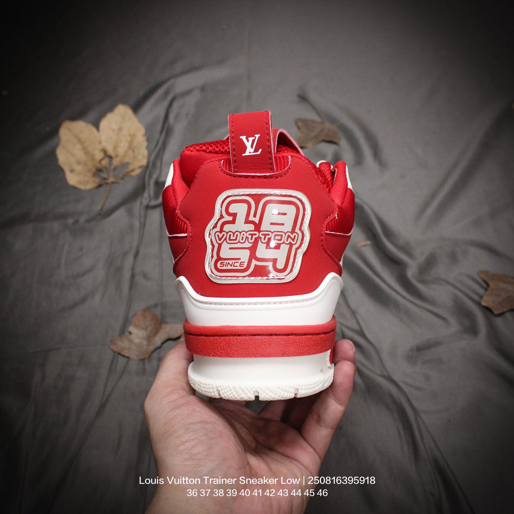 💰180
Louis Vuitton/路易威登 男女鞋配置厚实抽屉礼品鞋盒,采用荔枝纹纤维革组合粒面牛剖革鞋面材质,鞋垫嵌入软脚感EVA物料,外置TPR光泽隔色鞋底❗法国巴黎百年奢侈品牌LV路易威登Louis Vuitton Trainer Sneaker Low 运动系列低帮复古百搭休闲运动文化篮球板鞋“
类型:男女鞋
码数:36 37 38 39 40 41 42 43 44 45 46
编码:250816395.918