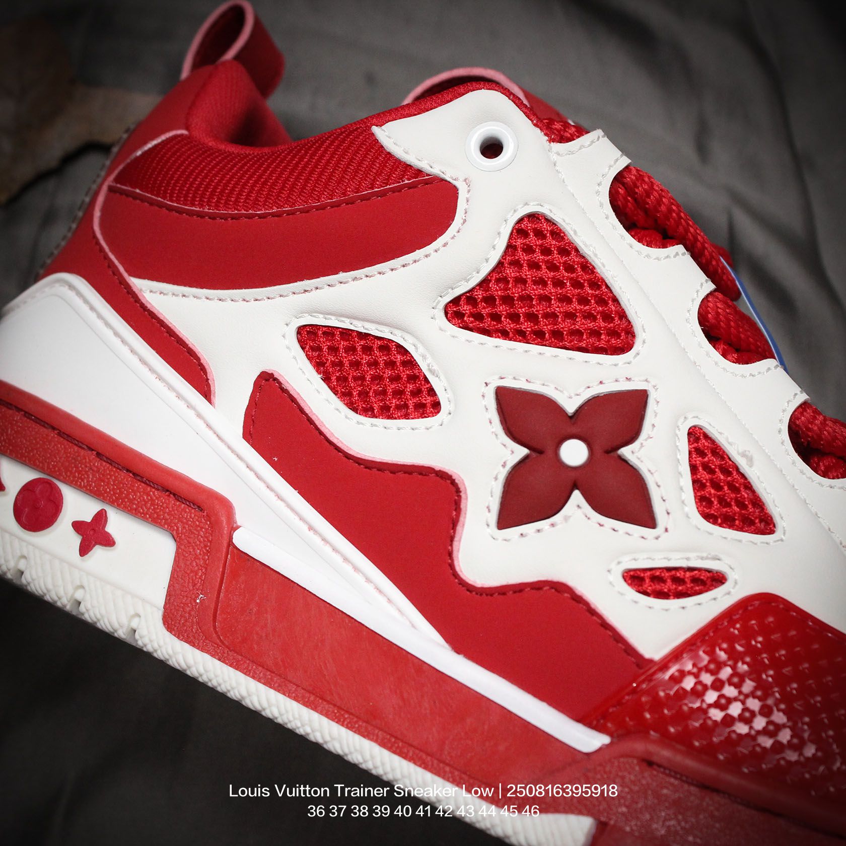 💰180
Louis Vuitton/路易威登 男女鞋配置厚实抽屉礼品鞋盒,采用荔枝纹纤维革组合粒面牛剖革鞋面材质,鞋垫嵌入软脚感EVA物料,外置TPR光泽隔色鞋底❗法国巴黎百年奢侈品牌LV路易威登Louis Vuitton Trainer Sneaker Low 运动系列低帮复古百搭休闲运动文化篮球板鞋“
类型:男女鞋
码数:36 37 38 39 40 41 42 43 44 45 46
编码:250816395.918