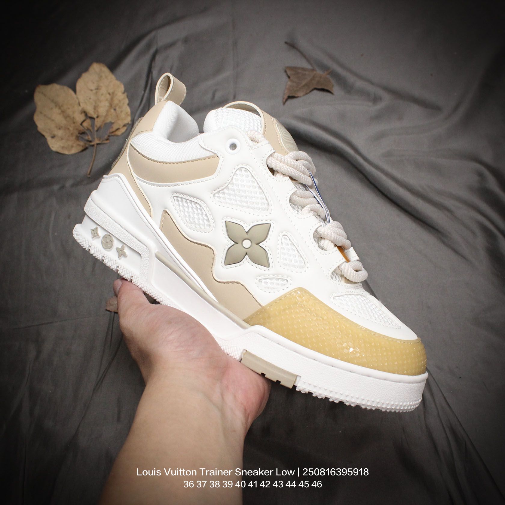 💰180
Louis Vuitton/路易威登 男女鞋配置厚实抽屉礼品鞋盒,采用荔枝纹纤维革组合粒面牛剖革鞋面材质,鞋垫嵌入软脚感EVA物料,外置TPR光泽隔色鞋底❗法国巴黎百年奢侈品牌LV路易威登Louis Vuitton Trainer Sneaker Low 运动系列低帮复古百搭休闲运动文化篮球板鞋“
类型:男女鞋
码数:36 37 38 39 40 41 42 43 44 45 46
编码:250816395.918