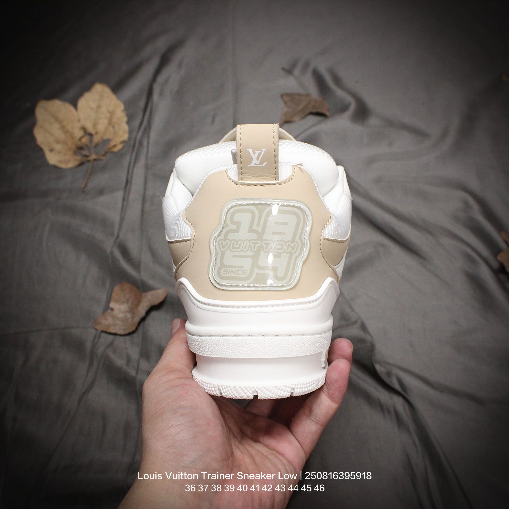 💰180
Louis Vuitton/路易威登 男女鞋配置厚实抽屉礼品鞋盒,采用荔枝纹纤维革组合粒面牛剖革鞋面材质,鞋垫嵌入软脚感EVA物料,外置TPR光泽隔色鞋底❗法国巴黎百年奢侈品牌LV路易威登Louis Vuitton Trainer Sneaker Low 运动系列低帮复古百搭休闲运动文化篮球板鞋“
类型:男女鞋
码数:36 37 38 39 40 41 42 43 44 45 46
编码:250816395.918