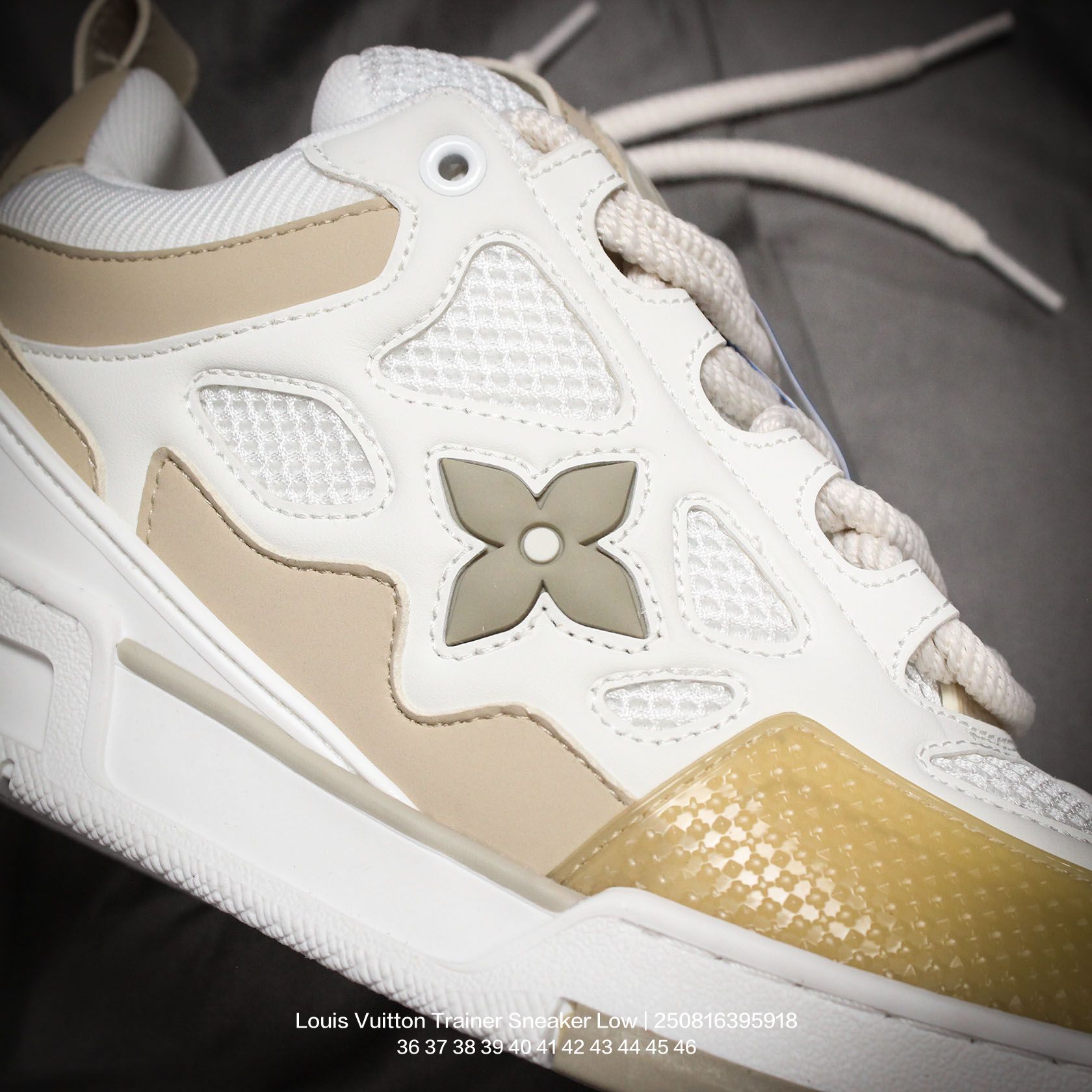 💰180
Louis Vuitton/路易威登 男女鞋配置厚实抽屉礼品鞋盒,采用荔枝纹纤维革组合粒面牛剖革鞋面材质,鞋垫嵌入软脚感EVA物料,外置TPR光泽隔色鞋底❗法国巴黎百年奢侈品牌LV路易威登Louis Vuitton Trainer Sneaker Low 运动系列低帮复古百搭休闲运动文化篮球板鞋“
类型:男女鞋
码数:36 37 38 39 40 41 42 43 44 45 46
编码:250816395.918