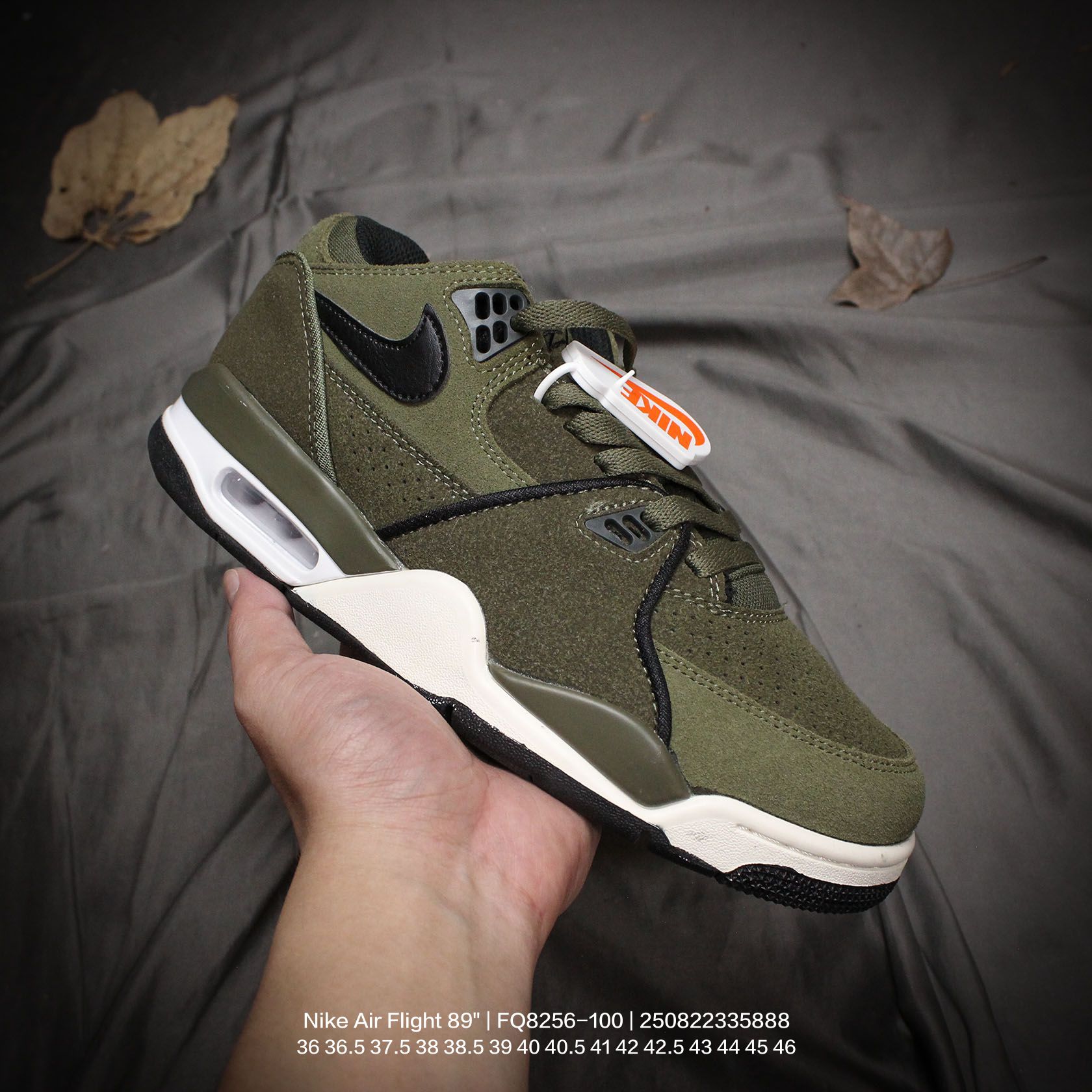 Nike/耐克 飞行兄弟89系列 男女鞋真标半码制,升级原楦原纸版开发,采用硬质牛剖革鞋面材质,搭配轻盈Phylon泡棉中底Air 气垫,外置耐磨橡胶大底❗复古气息十足,全新配色! 耐克Nike Air Flight 89"White/Burgundy Crush"飞行兄弟89系列中帮复古休闲运动文化篮球鞋“皮革白酒红 FQ8256-100 类型:男女鞋 编码:250822335.888