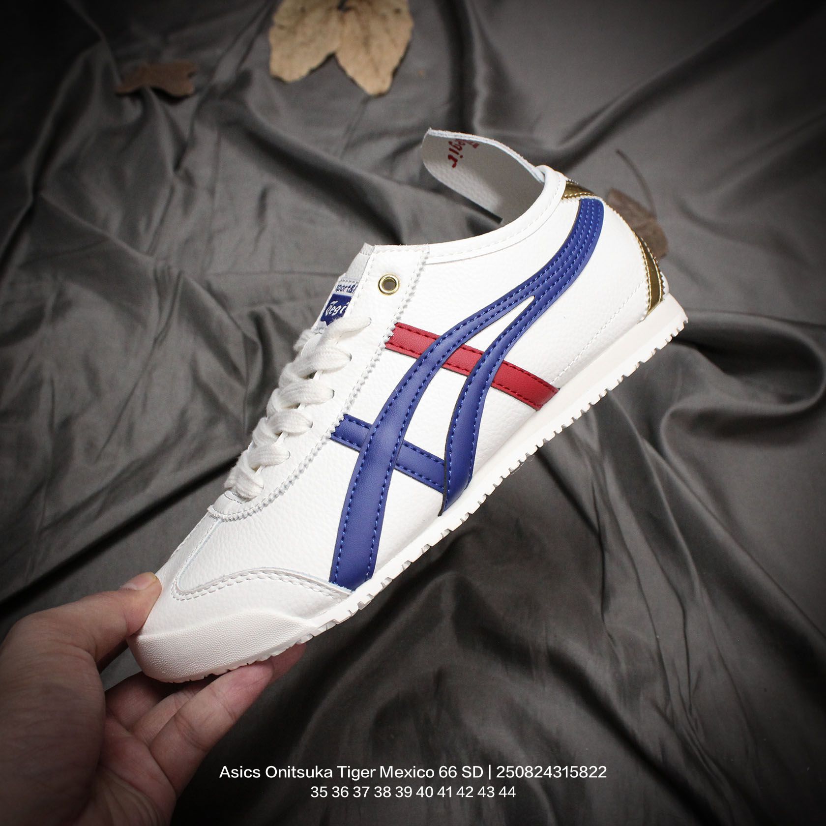 💰100
Asics/亚瑟士 原楦原纸版开发版型,采用棉麻编织帆布鞋面材质,内嵌OrthoLite(欧索莱)透气吸汗鞋垫贴,搭载定型中底纸板及钢印效果,外置环保切片组合轻质MD发泡防滑橡胶外底❗️日产经典老牌-鬼塚虎/Onitsuka Tiger Mexico 66 SD Paraty 墨西哥·帕拉蒂系列复古经典百搭一脚蹬松紧带休闲帆布慢跑鞋
类型:男女鞋
码数:35 36 37 38 39 40 41 42 43 44
编码:250824315.822