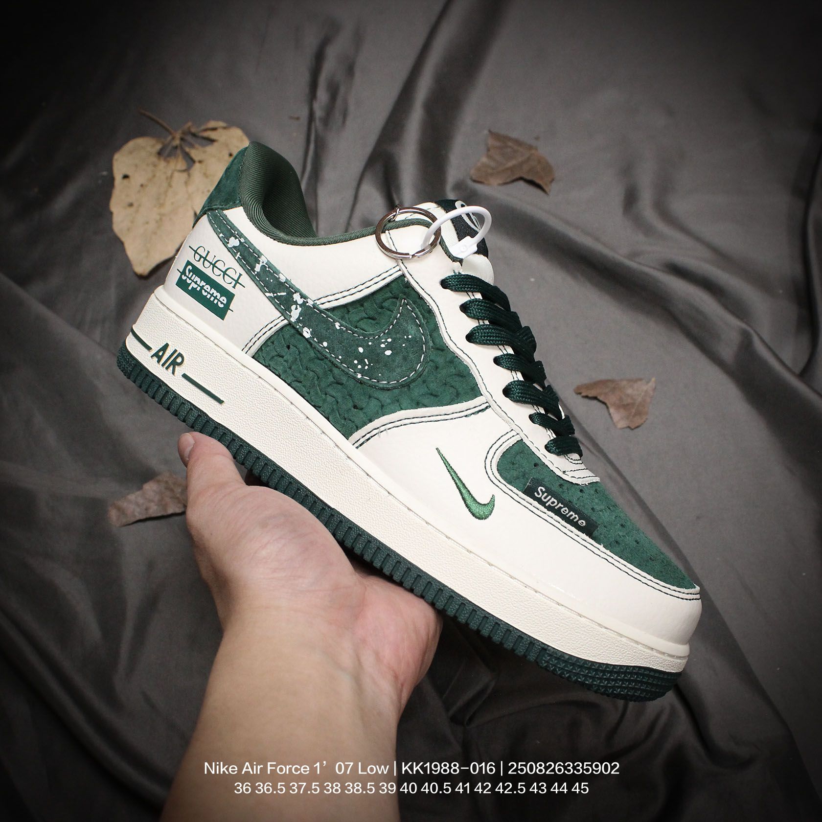 💰120
Nike/耐克 男女鞋真标半码制，原楦原纸版数据开发版型，采用荔枝纹牛剖革鞋面材质，内置全掌Air Sole气垫❗创意定制联名，著名户外品牌·北面/The North Face x Nike Air Force 1’07 Low"TNF"空军一号经典低帮百搭休闲运动板鞋“联名米白泥灰藏蓝印标 KK1988-016

类型：男女鞋
码数：36 36.5 37.5 38 38.5 39 40 40.5 41 42 42.5 43 44 45
编码：250826335.902