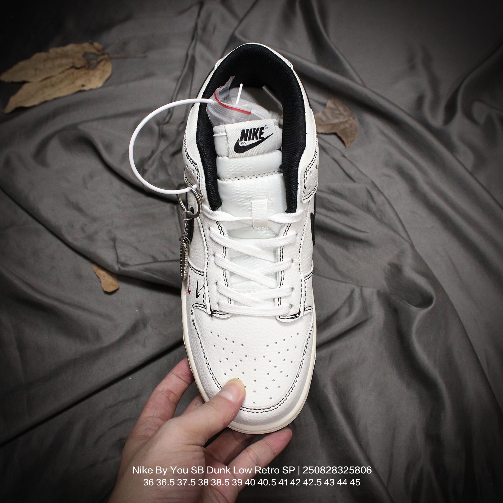 💰110
Nike/耐克 男女鞋真标半码制，全新更新数据窄楦翘头版型，采用荔枝纹牛剖革组合猪巴革鞋面材质，缜密拉帮中底布，鞋垫嵌EVA缓震物料及背胶，全新窄版翘头耐磨橡胶大底❗️创意定制联名配色,经典美系街头品牌-至高无上Supreme x Nike By You SB Dunk Low Retro SP扣篮系列低帮休闲运动滑板板鞋“ 

类型：男女鞋
码数：36 36.5 37.5 38 38.5 39 40 40.5 41 42 42.5 43 44 45
编码：250828325.806