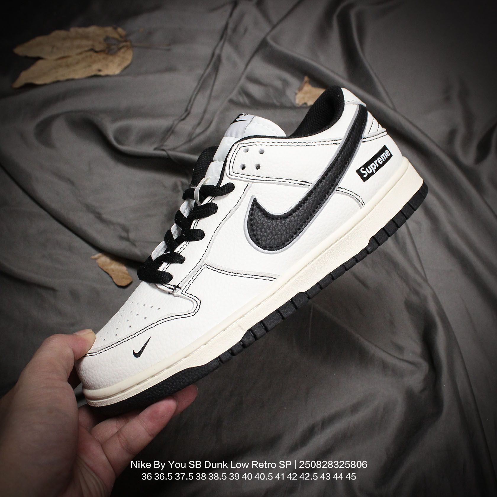 💰110
Nike/耐克 男女鞋真标半码制，全新更新数据窄楦翘头版型，采用荔枝纹牛剖革组合猪巴革鞋面材质，缜密拉帮中底布，鞋垫嵌EVA缓震物料及背胶，全新窄版翘头耐磨橡胶大底❗️创意定制联名配色,经典美系街头品牌-至高无上Supreme x Nike By You SB Dunk Low Retro SP扣篮系列低帮休闲运动滑板板鞋“ 

类型：男女鞋
码数：36 36.5 37.5 38 38.5 39 40 40.5 41 42 42.5 43 44 45
编码：250828325.806