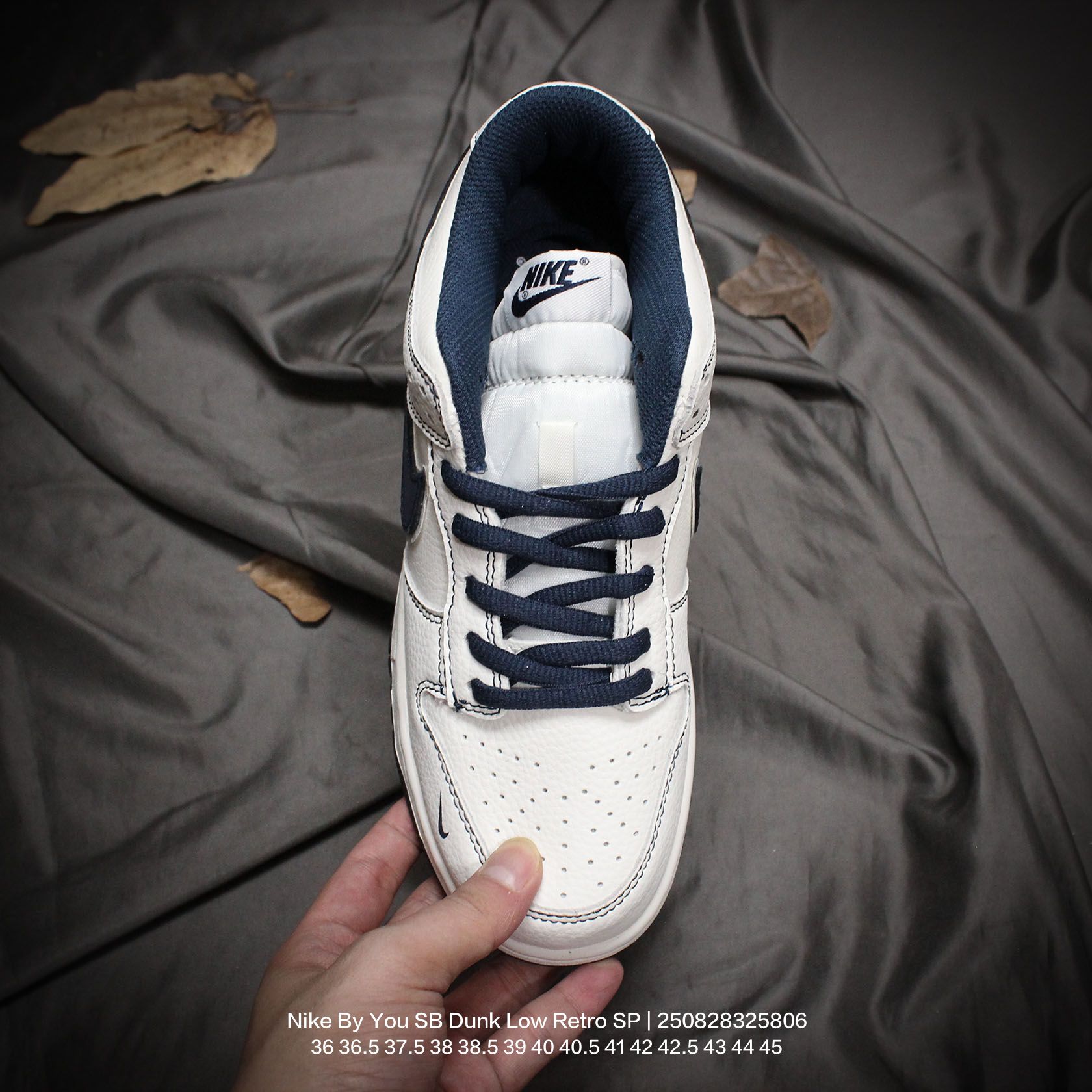 💰110
Nike/耐克 男女鞋真标半码制，全新更新数据窄楦翘头版型，采用荔枝纹牛剖革组合猪巴革鞋面材质，缜密拉帮中底布，鞋垫嵌EVA缓震物料及背胶，全新窄版翘头耐磨橡胶大底❗️创意定制联名配色,经典美系街头品牌-至高无上Supreme x Nike By You SB Dunk Low Retro SP扣篮系列低帮休闲运动滑板板鞋“ 

类型：男女鞋
码数：36 36.5 37.5 38 38.5 39 40 40.5 41 42 42.5 43 44 45
编码：250828325.806