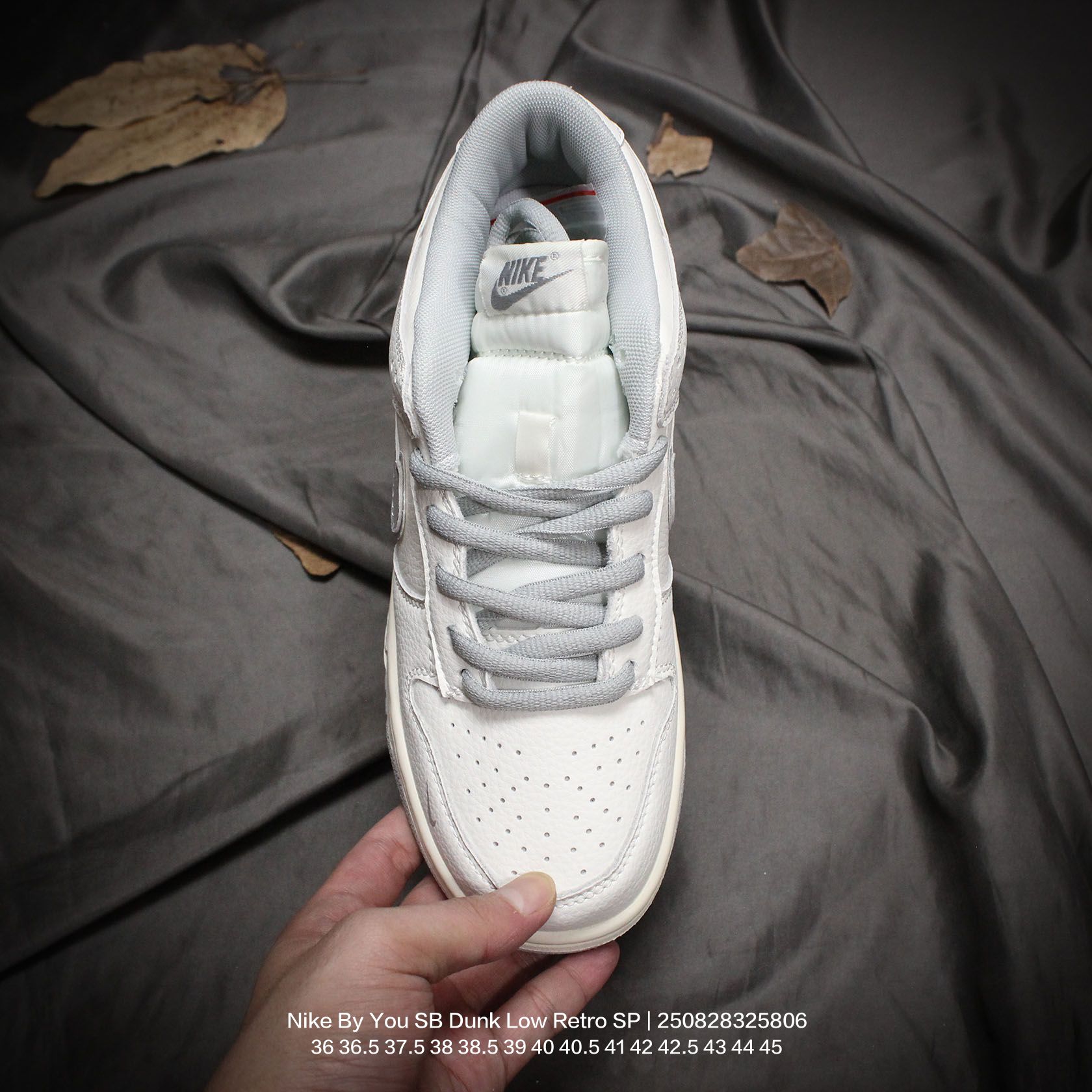 💰110
Nike/耐克 男女鞋真标半码制，全新更新数据窄楦翘头版型，采用荔枝纹牛剖革组合猪巴革鞋面材质，缜密拉帮中底布，鞋垫嵌EVA缓震物料及背胶，全新窄版翘头耐磨橡胶大底❗️创意定制联名配色,经典美系街头品牌-至高无上Supreme x Nike By You SB Dunk Low Retro SP扣篮系列低帮休闲运动滑板板鞋“ 

类型：男女鞋
码数：36 36.5 37.5 38 38.5 39 40 40.5 41 42 42.5 43 44 45
编码：250828325.806