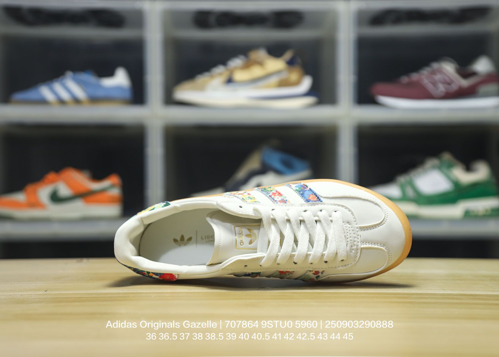 💰80
Adidas/阿迪达斯 男女鞋采用翻毛皮与天鹅绒布鞋面材质，皮革内里贴缓震PU乳胶脚垫，外置耐磨大底❗️ “复古运动”最新跨界联名，意大利奢侈品牌-古驰Gucci x 德国运动品牌阿迪达斯Adidas Originals Gazelle"Esquisite Gucci"羚羊系列低帮复古百搭休闲运动板鞋“绒布粉绿黑 707864 9STU0 5960

类型：男女鞋
码数：36 36.5 37 38 38.5 39 40 40.5 41 42 42.5 43 44 45
编码：250903290.888