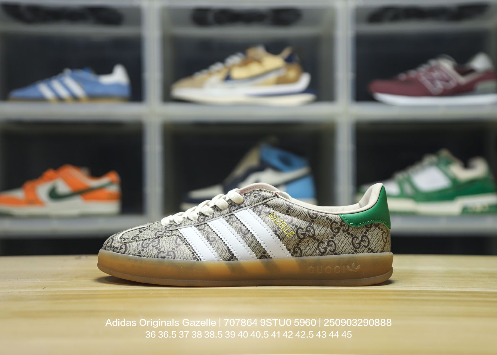 💰80
Adidas/阿迪达斯 男女鞋采用翻毛皮与天鹅绒布鞋面材质，皮革内里贴缓震PU乳胶脚垫，外置耐磨大底❗️ “复古运动”最新跨界联名，意大利奢侈品牌-古驰Gucci x 德国运动品牌阿迪达斯Adidas Originals Gazelle"Esquisite Gucci"羚羊系列低帮复古百搭休闲运动板鞋“绒布粉绿黑 707864 9STU0 5960

类型：男女鞋
码数：36 36.5 37 38 38.5 39 40 40.5 41 42 42.5 43 44 45
编码：250903290.888