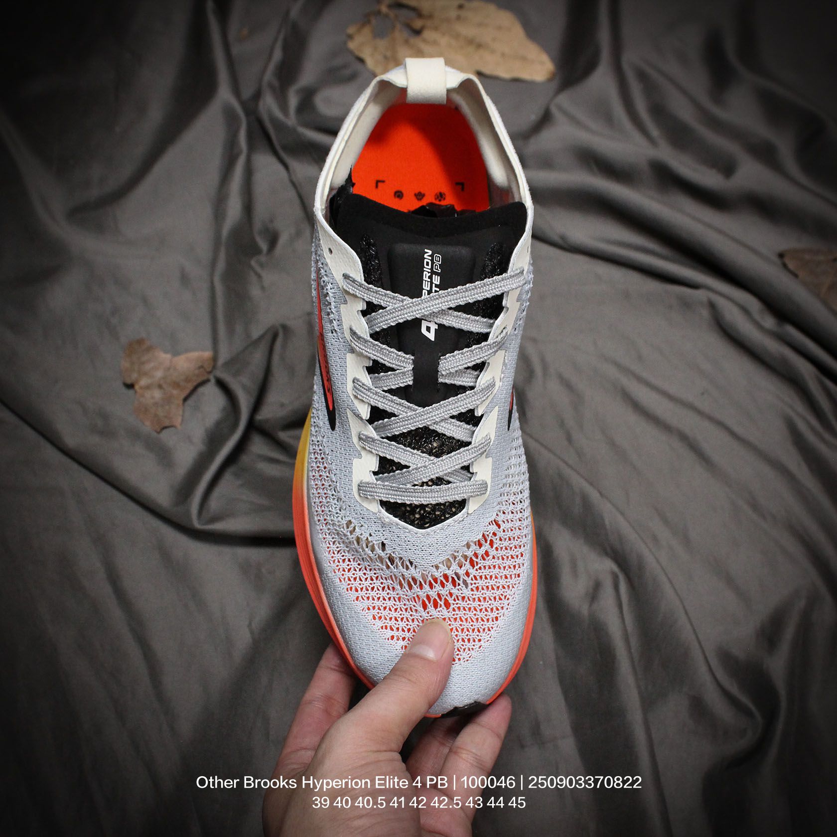 💰155
原楦纸版开发,采用针织网织鞋面材质,搭载DNA LOFT V2密度泡棉缓震系统中底,外置防滑耐磨橡胶底片❗回归个性化跑姿!全球四大跑鞋品牌之一,布鲁克斯Brooks Hyperion Elite 4 PB 龙卷风4代系列低帮透气缓震支撑休闲运动慢跑鞋 100046
类型:男鞋
码数:39 40 40.5 41 42 42.5 43 44 45
编码:250903370.822