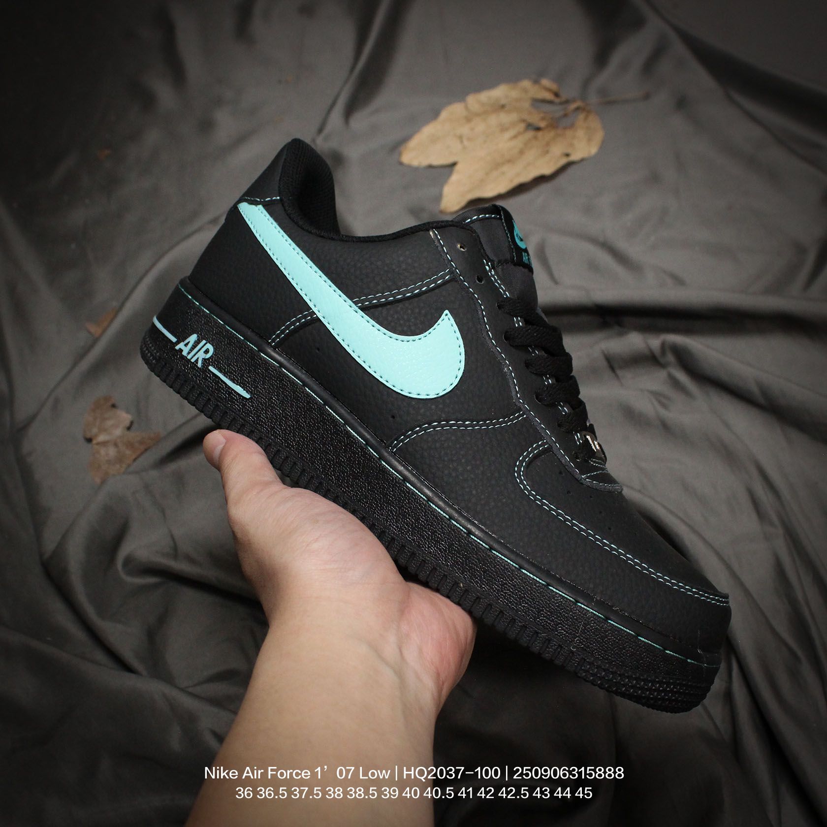 💰100
Nike/耐克 男女鞋真标半码制,升级原楦原纸版数据开发版型,采用硬质牛剖革鞋面材质,内置全掌Air Sole气垫❗官方新色,耐克Nike Air Force 1’07 Low"White/Navy空军一号经典低帮百搭休闲运动板鞋“皮革白藏蓝钩子 HQ2037-100
类型:男女鞋
码数:36 36.5 37.5 38 38.5 39 40 40.5 41 42 42.5 43 44 45
编码:250906315.888