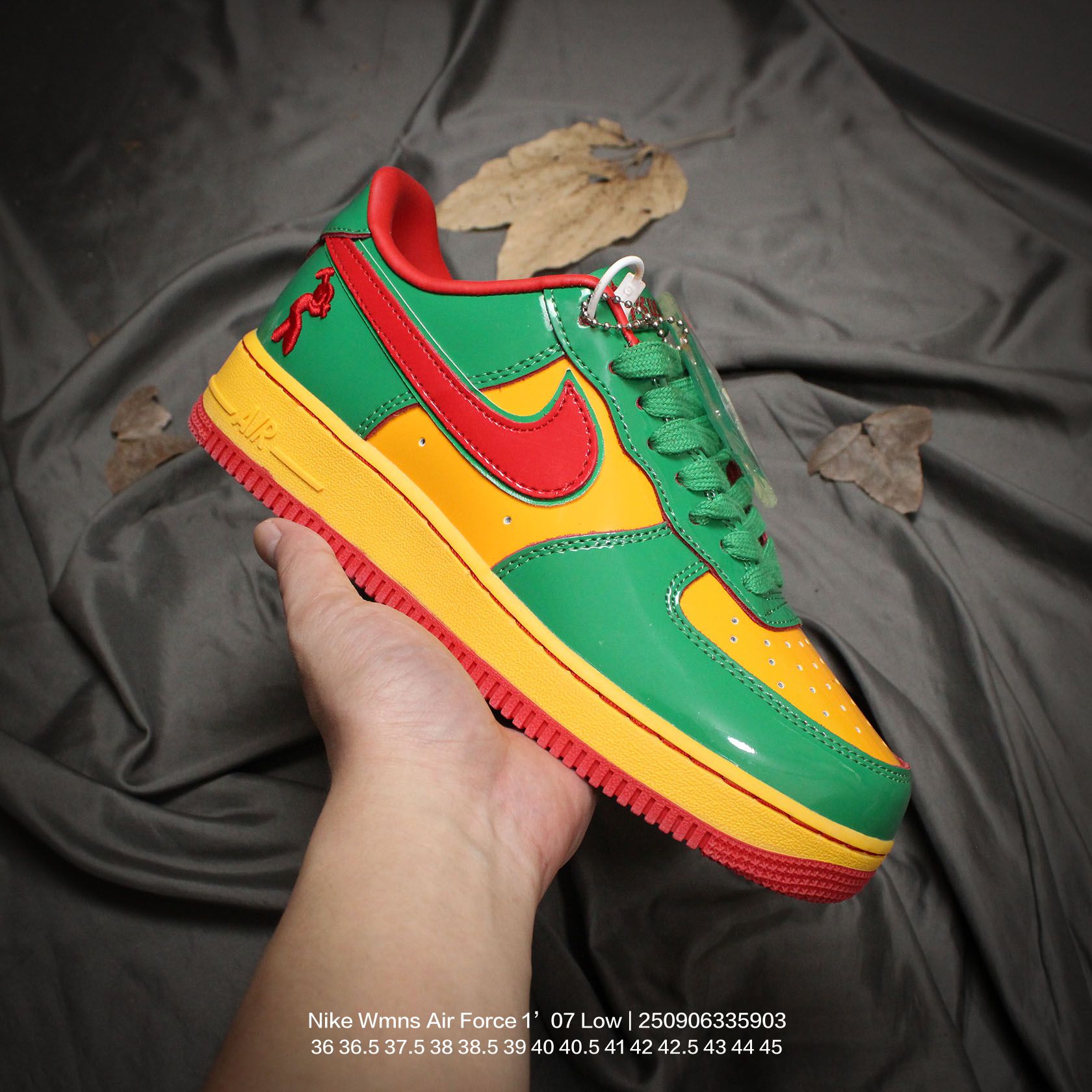 💰120
Nike/耐克 采用软质荔枝纹牛剖皮革鞋面材质❗️耐克Nike Wmns Air Force 1’07 Low"White/Cherry Blosso Pink"空军一号经典低帮百搭休闲运动板鞋
类型:男女鞋
码数:36 36.5 37.5 38 38.5 39 40 40.5 41 42 42.5 43 44 45
编码:250906335.903