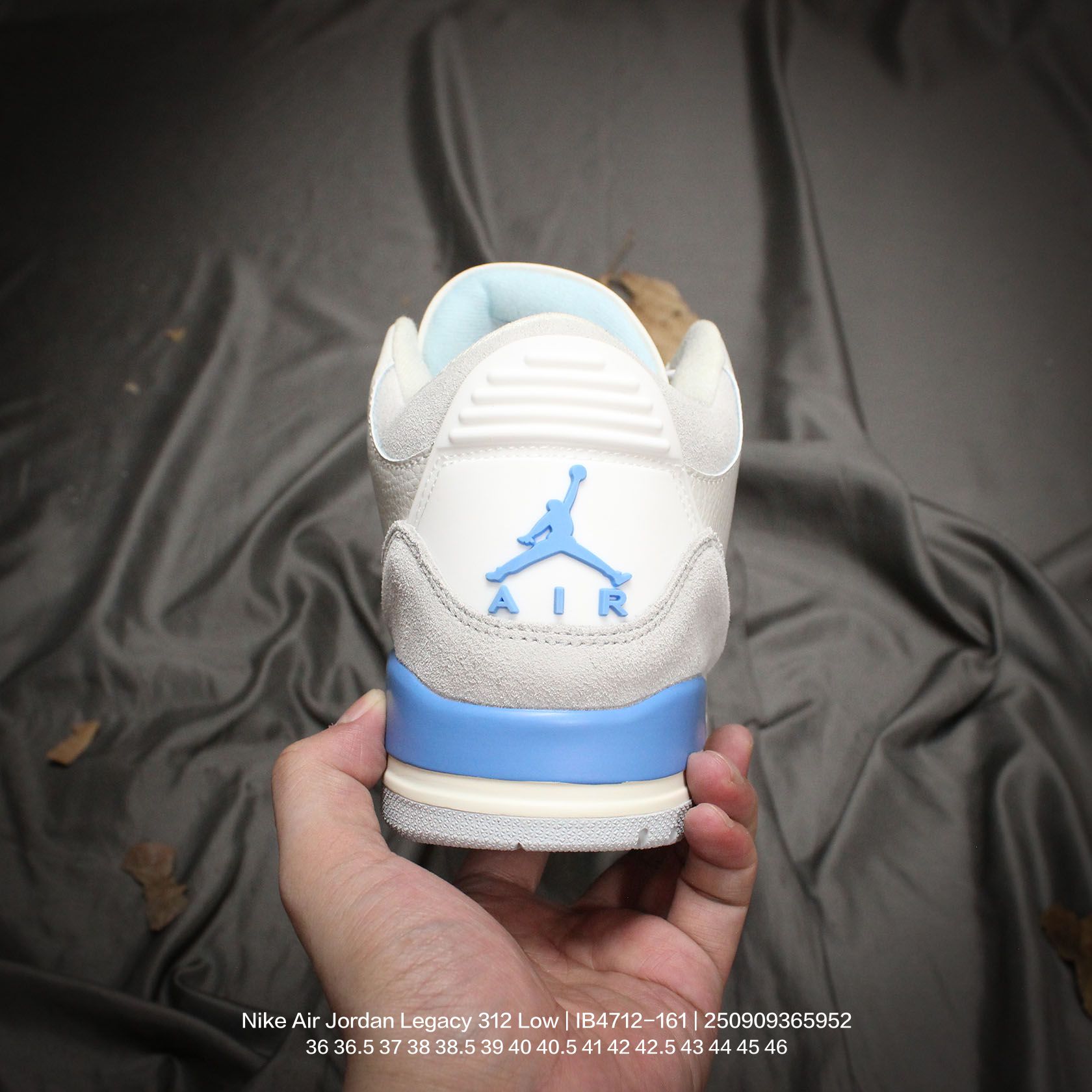 💰150
Jordan/乔丹 男女鞋半码制,原楦原纸版开发,采用硬质荔枝纹牛剖革组合爆裂纹饰片鞋面材质,中底PU内嵌开窗式Air缓震气垫,外置防滑耐磨橡胶大底❗️2025“蛇年”特别版,迎接农历新年!耐克Nike Air Jordan Legacy 312 Low"Year of the Snake"乔丹最强三合一混合版本低帮文化休闲运动篮球鞋“米白酒红金标蛇年 IB4712-161
类型:男女鞋
码数:36 36.5 37 38 38.5 39 40 40.5 41 42 42.5 43 44 45 46
编码:250909365.952