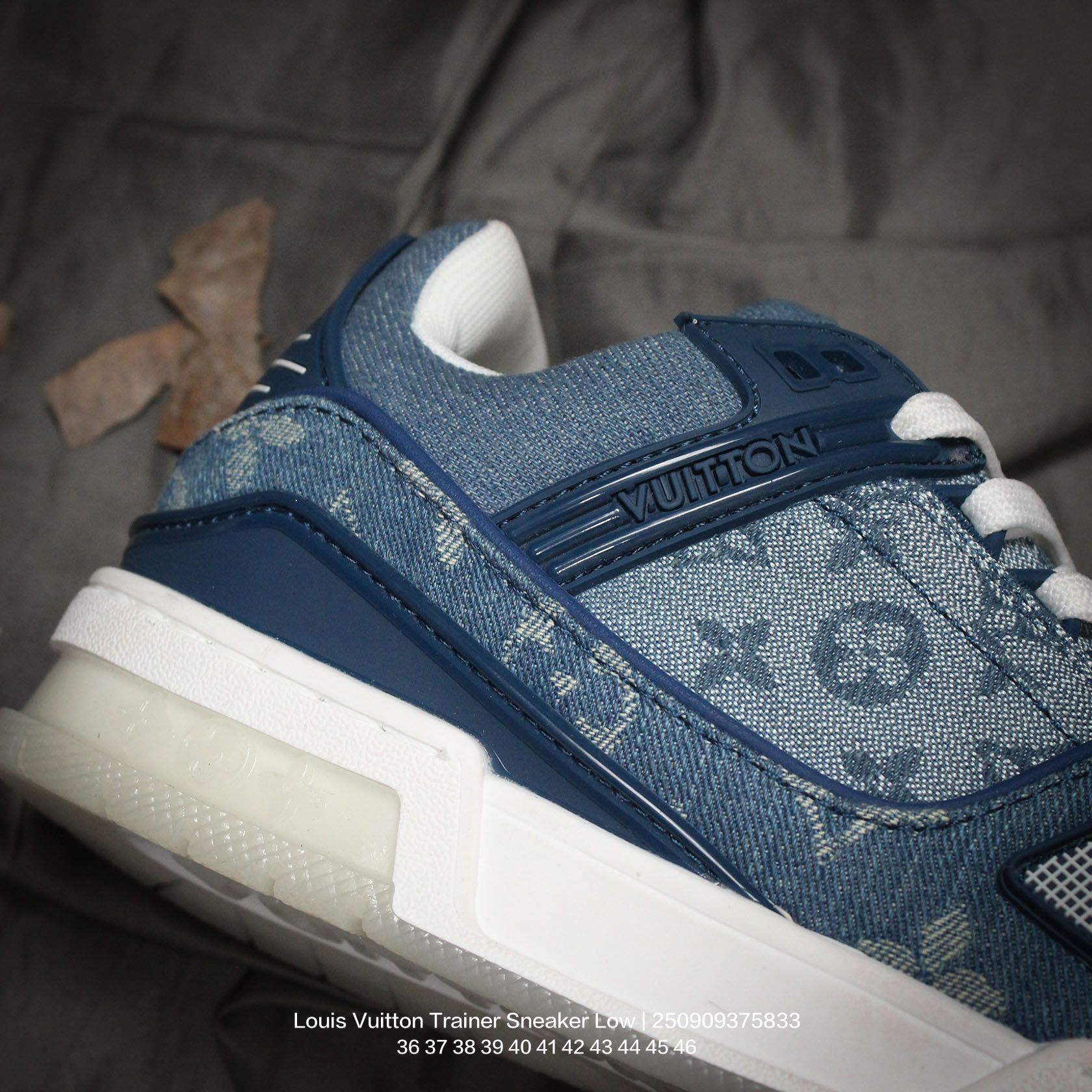 💰160
Louis Vuitton/路易威登 男女鞋配置厚实抽屉礼品鞋盒,采用荔枝纹纤维革组合粒面牛剖革鞋面材质,鞋垫嵌入软脚感EVA物料,外置TPR光泽隔色鞋底❗法国巴黎百年奢侈品牌LV路易威登Louis Vuitton Trainer Sneaker Low 运动系列低帮复古百搭休闲运动文化篮球板鞋“
类型:男女鞋
码数:36 37 38 39 40 41 42 43 44 45 46
编码:250909375.833