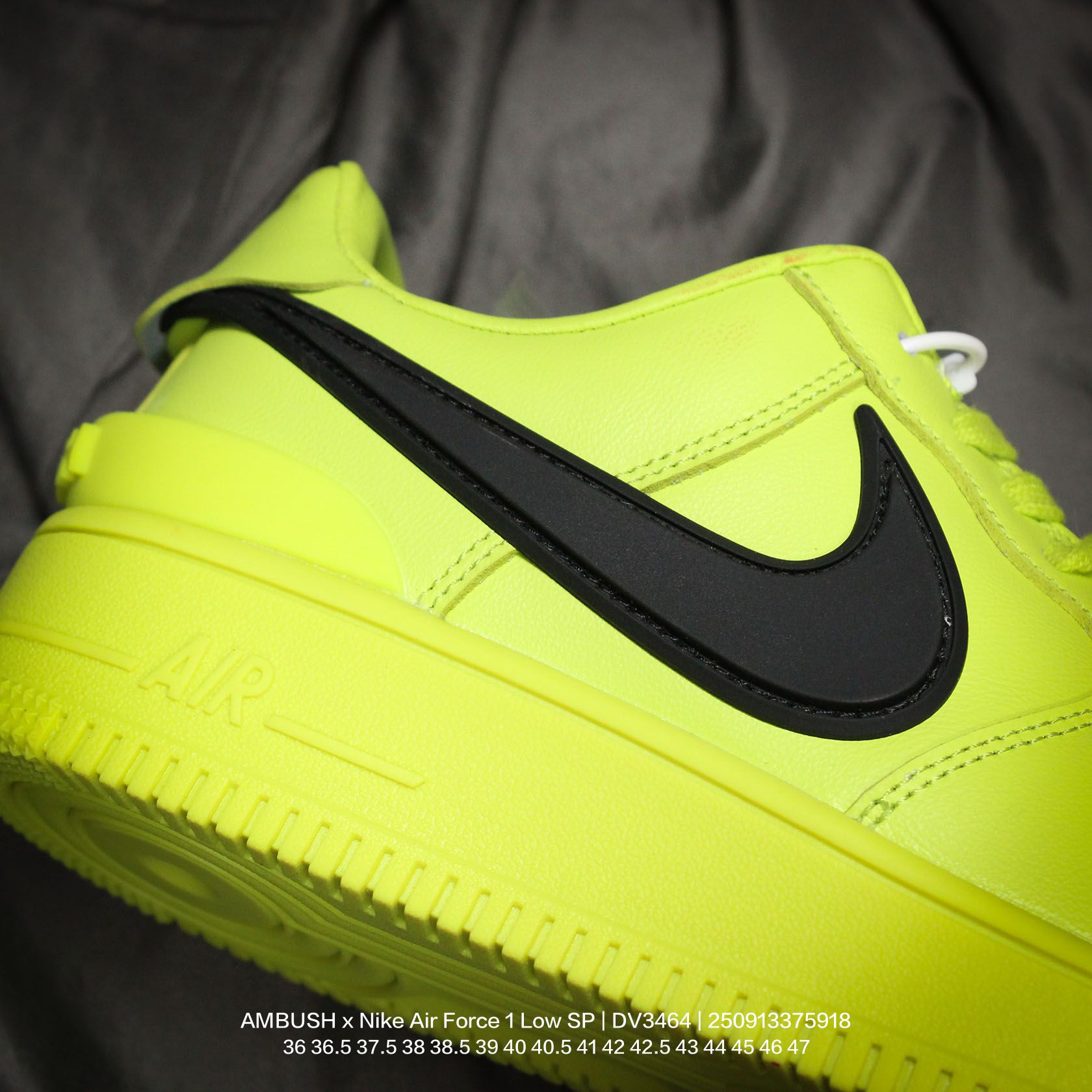 💰160
Nike/耐克 大空军大勾 男女鞋真标带半码,原楦原纸版数据开发版型,采用皮革鞋面材质,内里及脚垫猪皮贴附,缜密中底拉帮工艺,全新原数据开发加宽厚重橡胶大底❗重磅联名来了,再度携手韩裔美籍设计师Yoon Ahn主理时尚品牌AMBUSH x Nike Air Force 1 Low SP"Black/White"空军一号宽底版系列低帮百搭休闲运动板鞋“
DV3464
类型:男女鞋
码数:36 36.5 37.5 38 38.5 39 40 40.5 41 42 42.5 43 44 45 46 47
编码:250913375.918