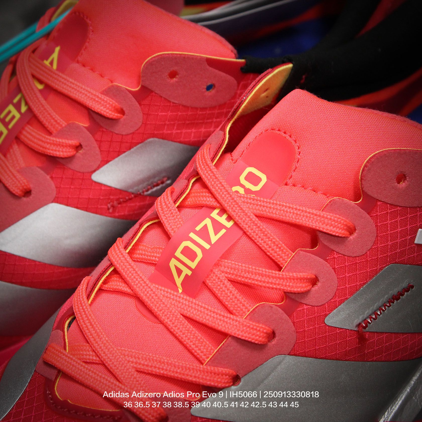 💰115
Adidas/阿迪达斯 男女鞋真标半码制,升级原楦原纸版开发,采用轻质单向弹性梭织鞋面材质,中底搭载Lightstrike高密度发泡+前掌单块Lightstrike Pro避震科技,外搭马牌橡胶橡胶防滑底片❗全新极简设计语言,阿迪达斯Adidas Adizero Adios Pro Evo 9"Triple White"零度平安进化版9系列低帮轻便透气竞速休闲运动慢跑鞋“ IH5066
类型:男女鞋
码数:36 36.5 37 38 38.5 39 40 40.5 41 42 42.5 43 44 45
编码:250913330.818