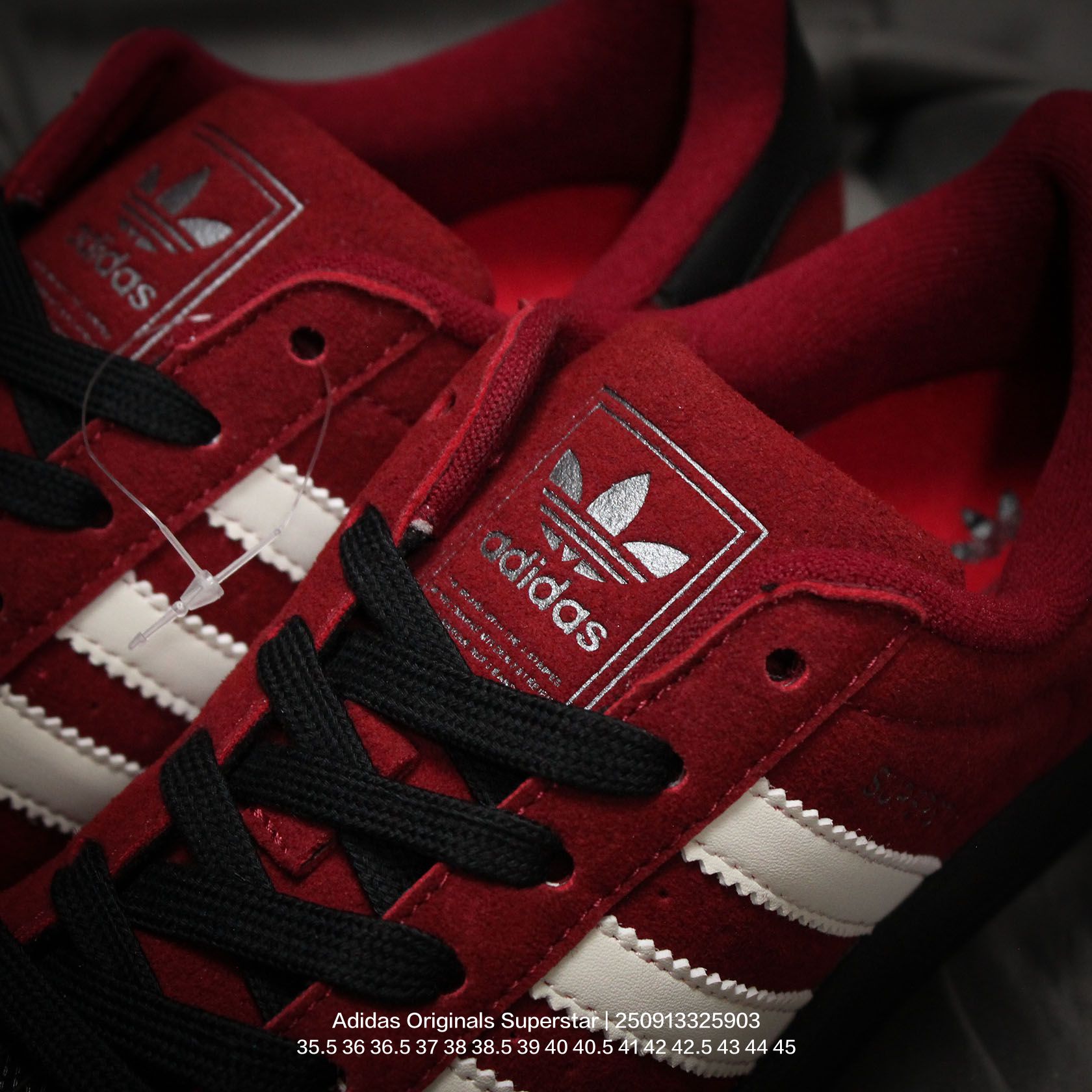 💰110
Adidas/阿迪达斯 升级原楦原纸版开发版型,采用粒面牛剖革鞋面材质,2020改良全包围鞋垫,正确2020版鞋底模具及扇贝头盖片❗阿迪达斯/三叶草Adidas Originals Superstar"Light Blue"经典贝壳头系列低帮百搭休闲运动板鞋“
类型:男女鞋
码数:35.5 36 36.5 37 38 38.5 39 40 40.5 41 42 42.5 43 44 45
编码:250913325.903