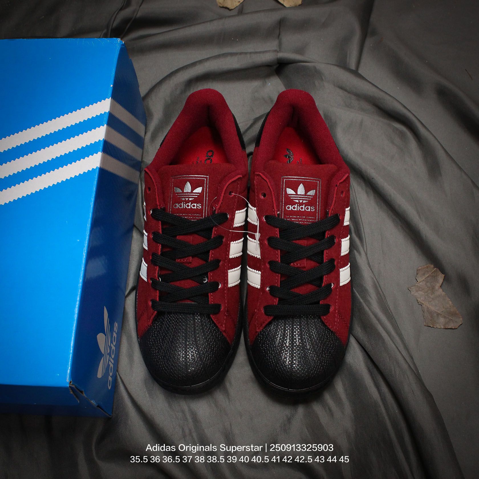 💰110
Adidas/阿迪达斯 升级原楦原纸版开发版型,采用粒面牛剖革鞋面材质,2020改良全包围鞋垫,正确2020版鞋底模具及扇贝头盖片❗阿迪达斯/三叶草Adidas Originals Superstar"Light Blue"经典贝壳头系列低帮百搭休闲运动板鞋“
类型:男女鞋
码数:35.5 36 36.5 37 38 38.5 39 40 40.5 41 42 42.5 43 44 45
编码:250913325.903