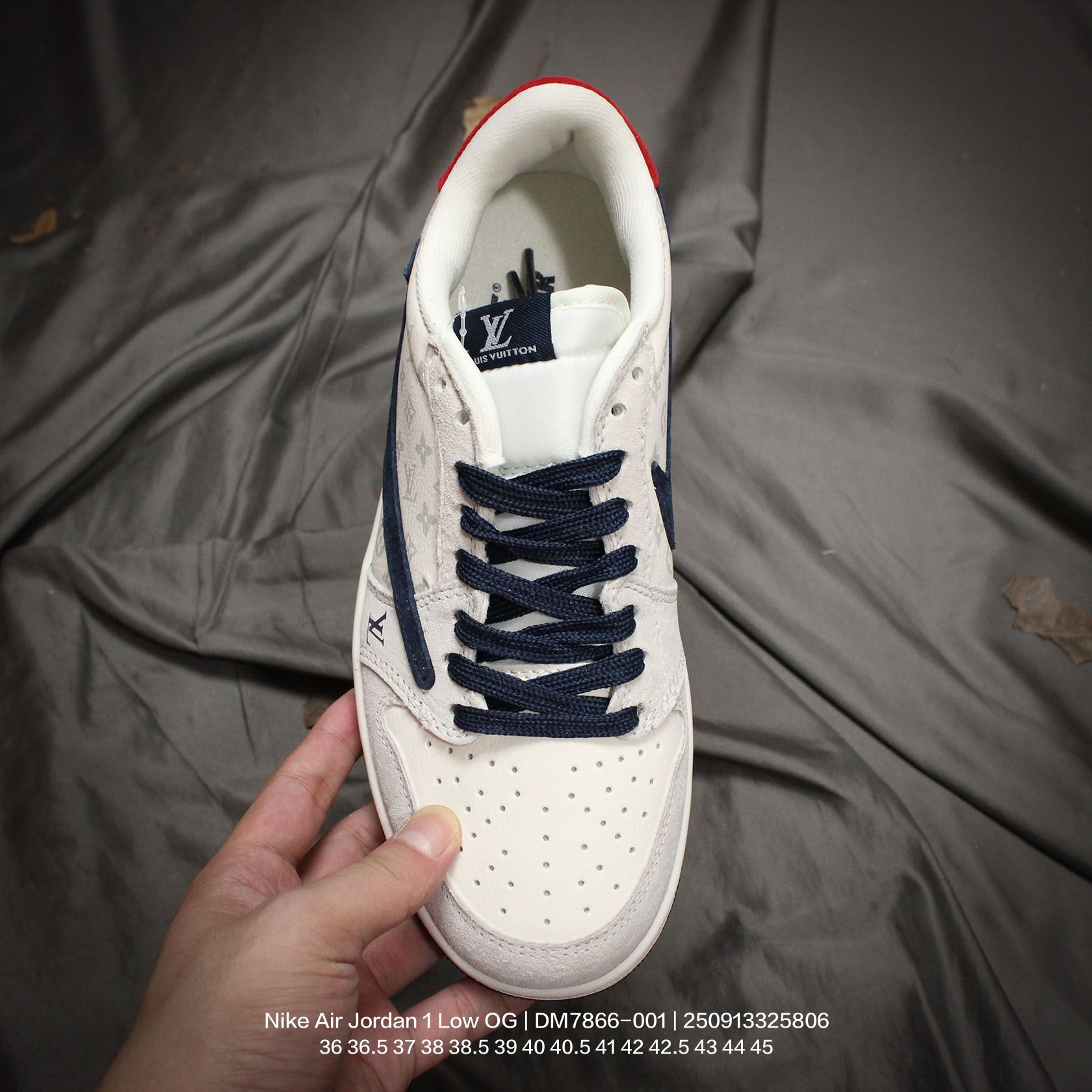 💰110
Jordan/乔丹 男女鞋真标半码制,原档案原数据开发纸版,采用磨砂皮革组合翻毛皮鞋面材质,中底注胶孔及缜密中底拉帮工艺,内置气垫及耐磨橡胶大底❗“倒钩 5.0”这个细节不一般,再度联乘当红嘻哈歌手特拉维斯·斯科特Travis Scott x Nike Air Jordan 1 Low OG SP"Black/Phantom"AJ1乔丹一代经典低帮文化百搭休闲运动篮球鞋“ DM7866-001
类型:男女鞋
码数:36 36.5 37 38 38.5 39 40 40.5 41 42 42.5 43 44 45
编码:250913325.806