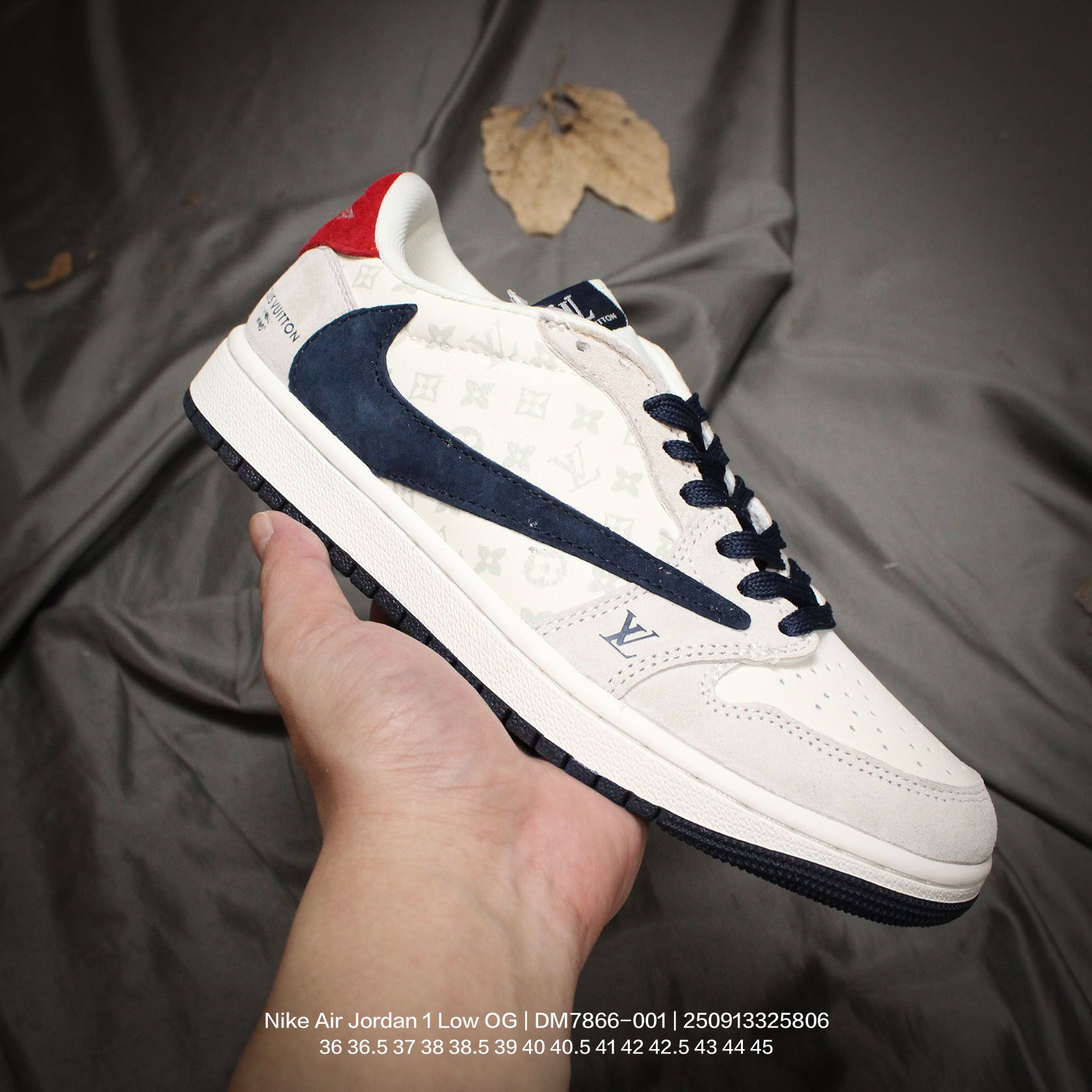 💰110
Jordan/乔丹 男女鞋真标半码制,原档案原数据开发纸版,采用磨砂皮革组合翻毛皮鞋面材质,中底注胶孔及缜密中底拉帮工艺,内置气垫及耐磨橡胶大底❗“倒钩 5.0”这个细节不一般,再度联乘当红嘻哈歌手特拉维斯·斯科特Travis Scott x Nike Air Jordan 1 Low OG SP"Black/Phantom"AJ1乔丹一代经典低帮文化百搭休闲运动篮球鞋“ DM7866-001
类型:男女鞋
码数:36 36.5 37 38 38.5 39 40 40.5 41 42 42.5 43 44 45
编码:250913325.806