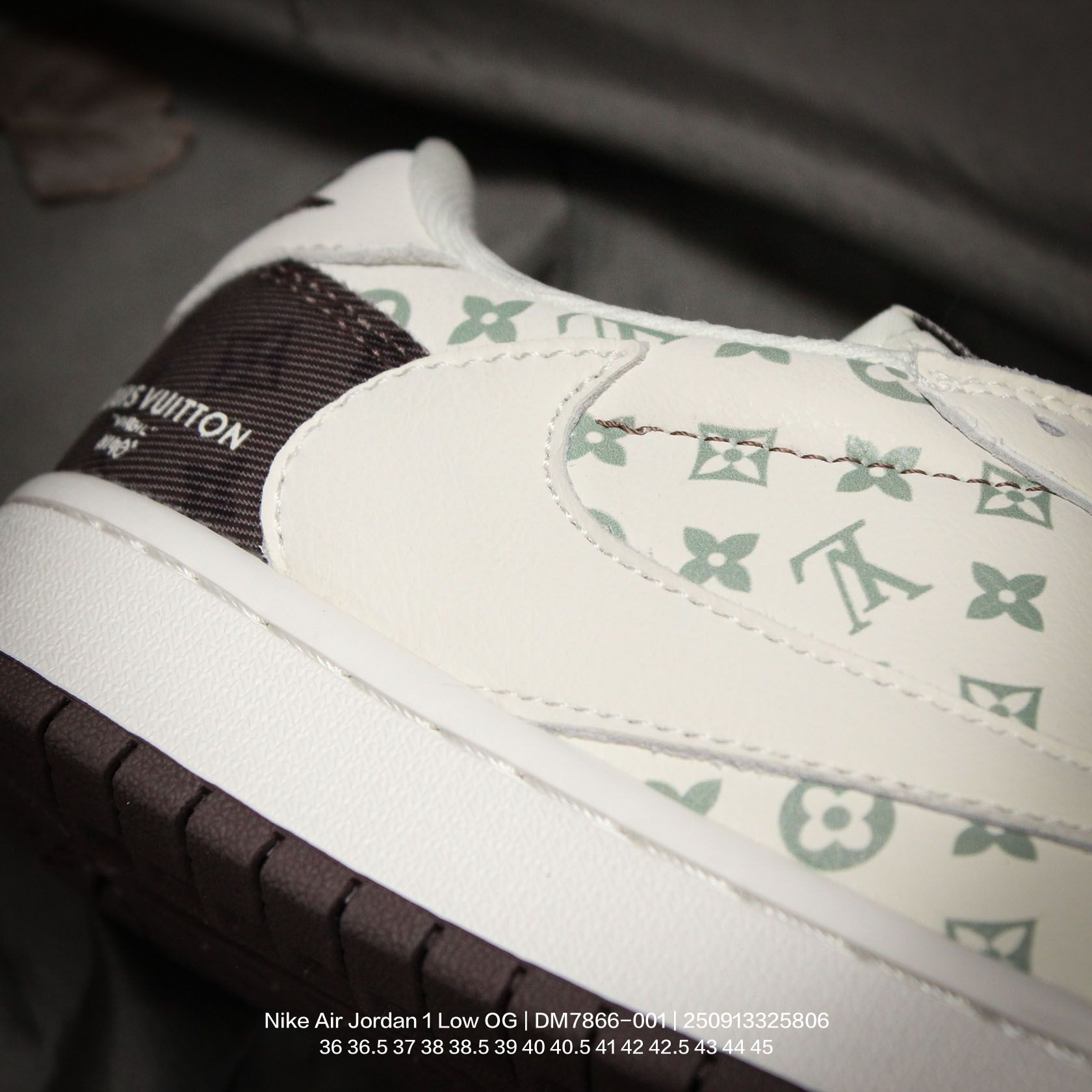 💰110
Jordan/乔丹 男女鞋真标半码制,原档案原数据开发纸版,采用磨砂皮革组合翻毛皮鞋面材质,中底注胶孔及缜密中底拉帮工艺,内置气垫及耐磨橡胶大底❗“倒钩 5.0”这个细节不一般,再度联乘当红嘻哈歌手特拉维斯·斯科特Travis Scott x Nike Air Jordan 1 Low OG SP"Black/Phantom"AJ1乔丹一代经典低帮文化百搭休闲运动篮球鞋“ DM7866-001
类型:男女鞋
码数:36 36.5 37 38 38.5 39 40 40.5 41 42 42.5 43 44 45
编码:250913325.806